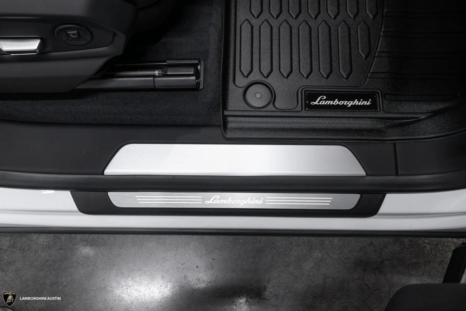 mph052_85198004_70ba004aad570e138deedee17bd75c80x_32df84f66e