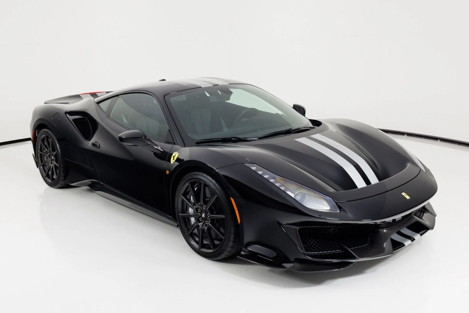 mph052_85967453_Used_2019_Ferrari_488_Pista_1781884402_7d1e734b33