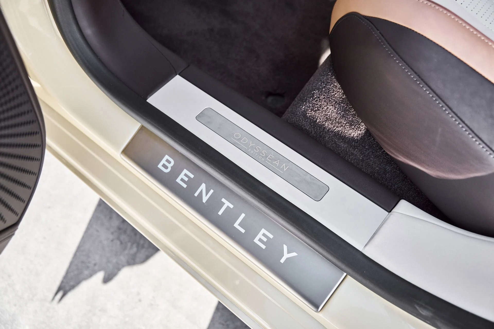mph052_861795096_Used_2023_Bentley_Flying_Spur_Hybrid_Odyssean_Edition_1770692501_78f32dbf14