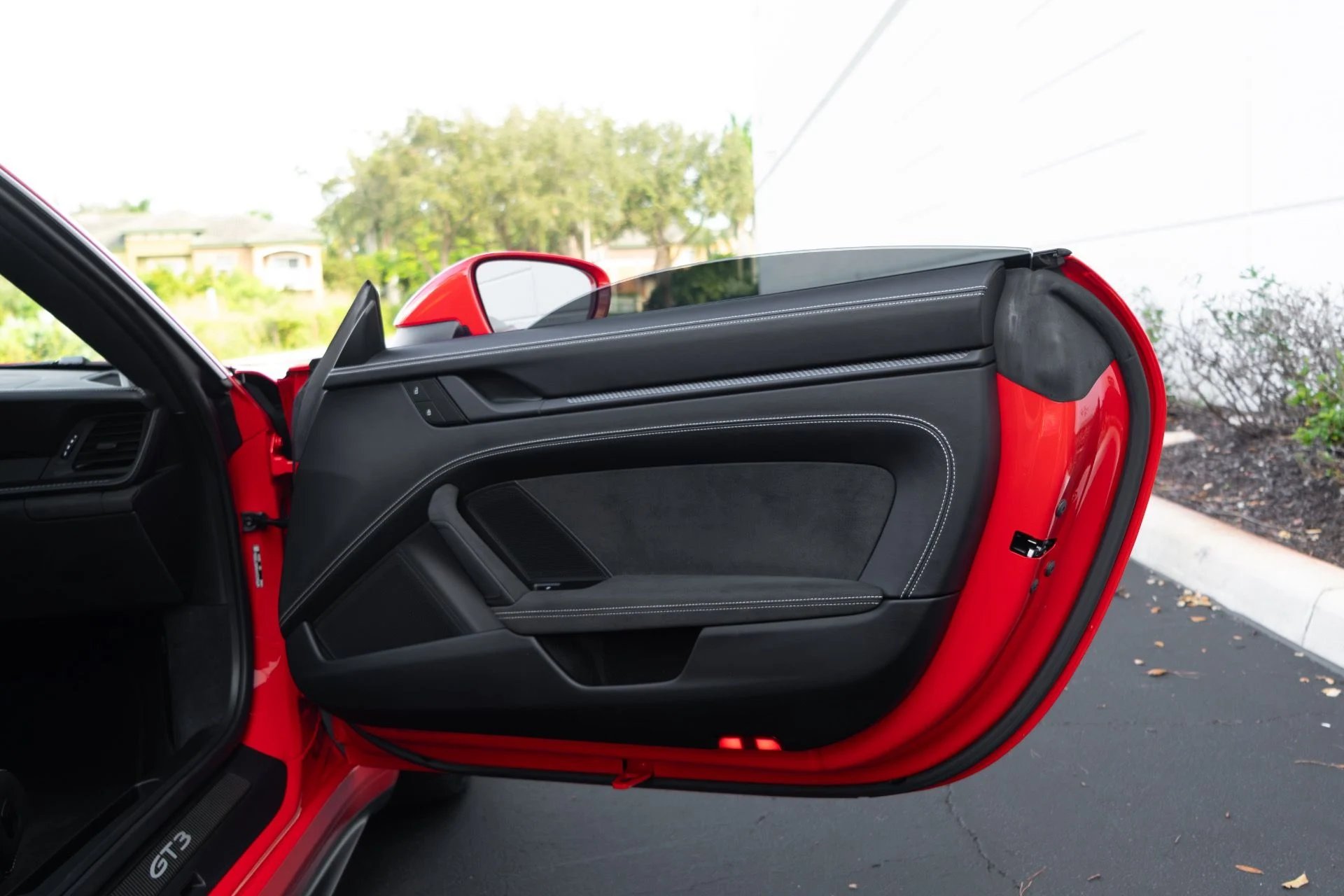 mph052_868794470_Used_2022_Porsche_911_GT_3_1761761054_94eda0fa3f