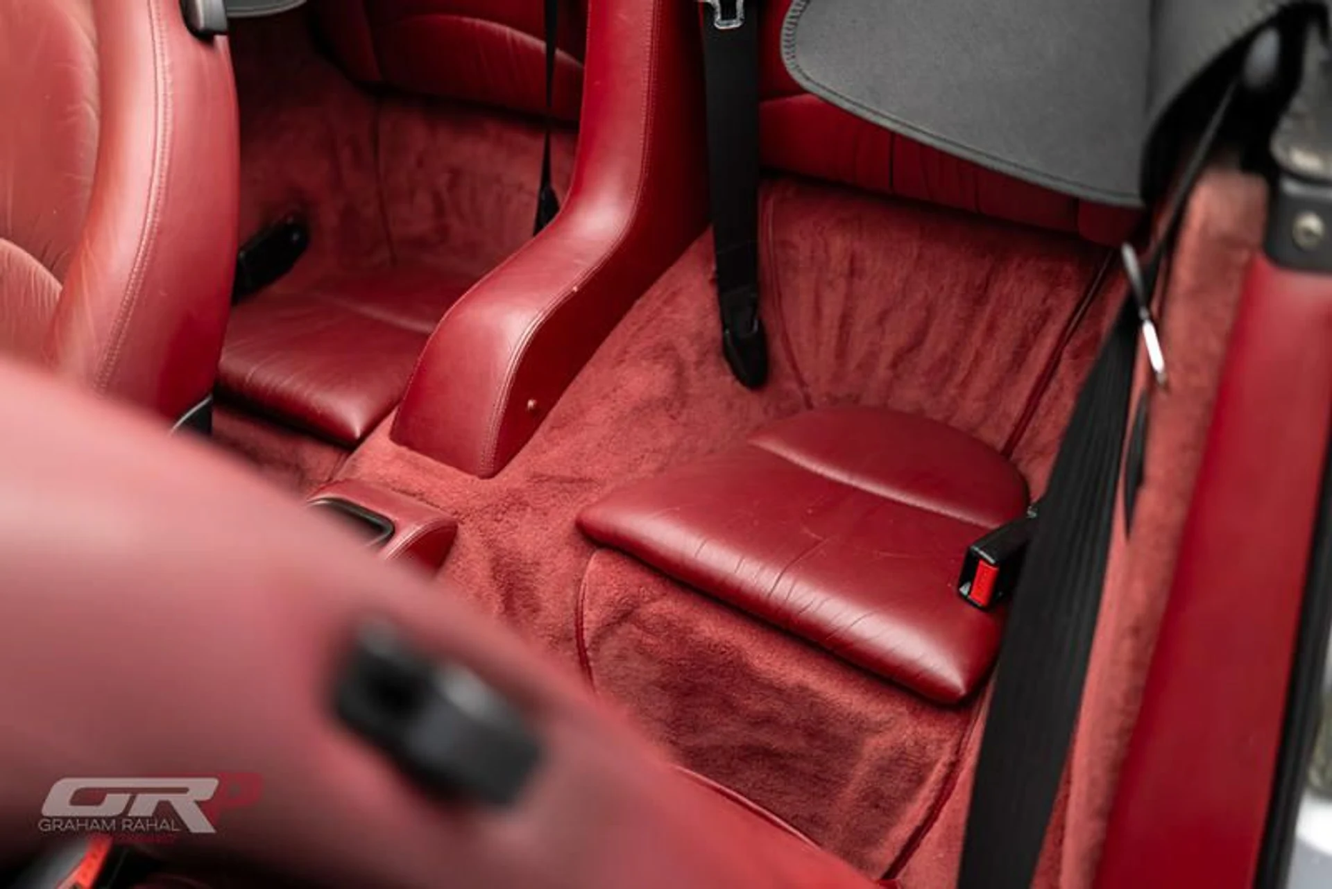 mph052_870250671_C13_DDB_07_4_C65_4493_B4_FF_A3_A8_BDF_5_DCB_3_5c2c20064a