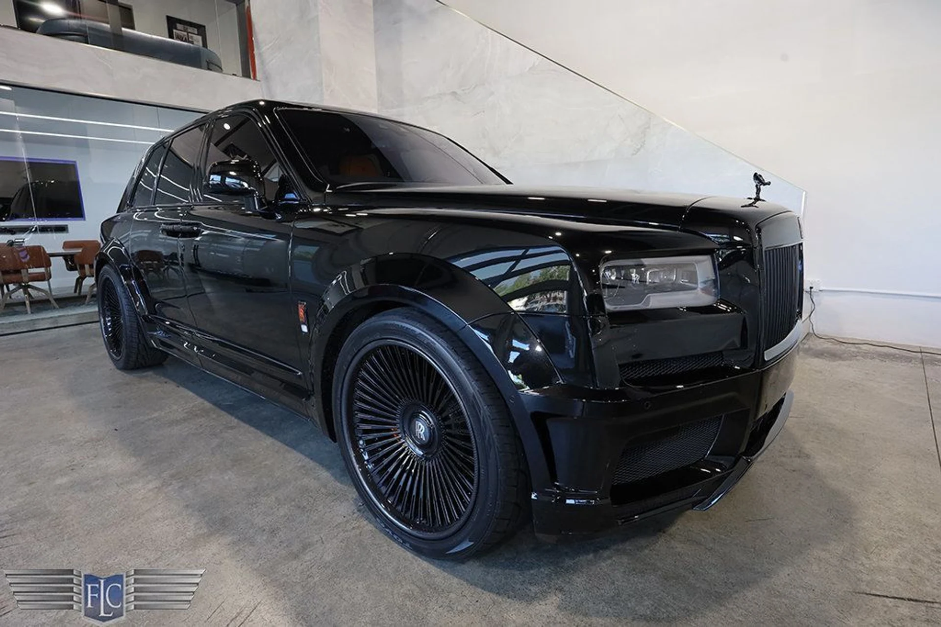 mph052_884812601_used_2023_rolls_royce_cullinan_blackbadgesportutility_9689_23001935_53_1024_c3eee29378