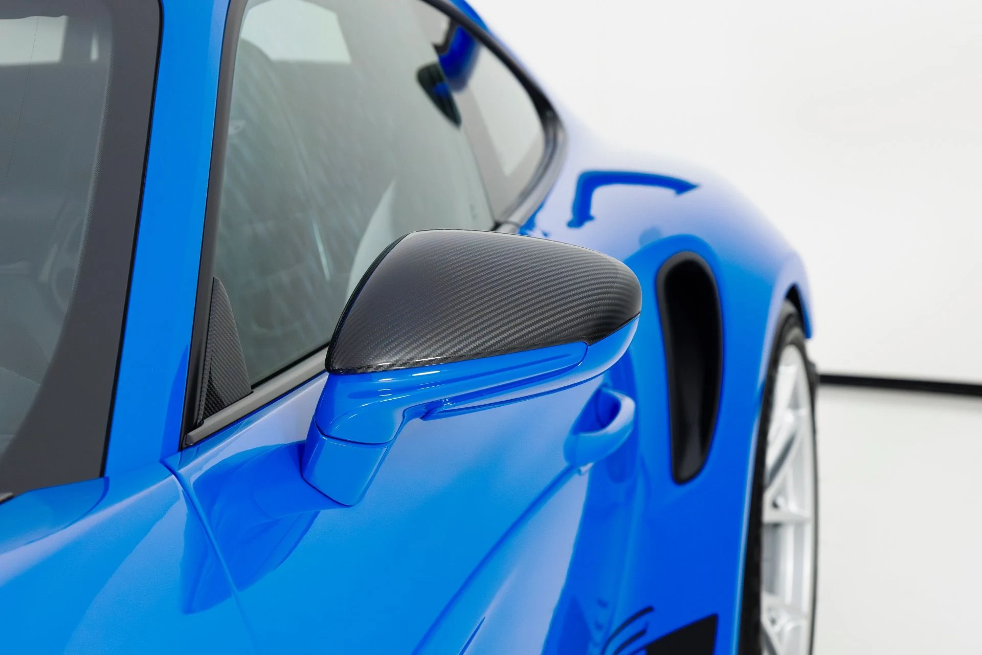 mph052_888548739_Used_2024_Porsche_911_GT_3_RS_1771372598_48d0c403a8