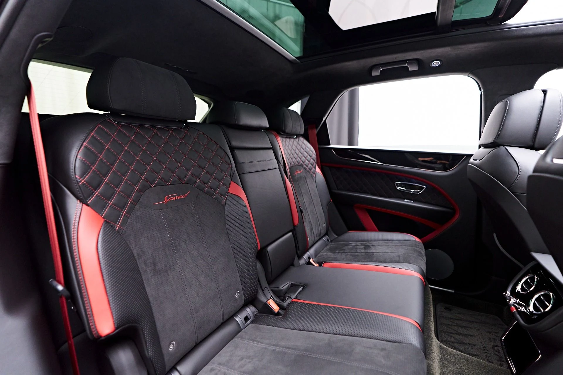 mph052_90940645_Used_2021_Bentley_Bentayga_Speed_1752368507_e635e655bc
