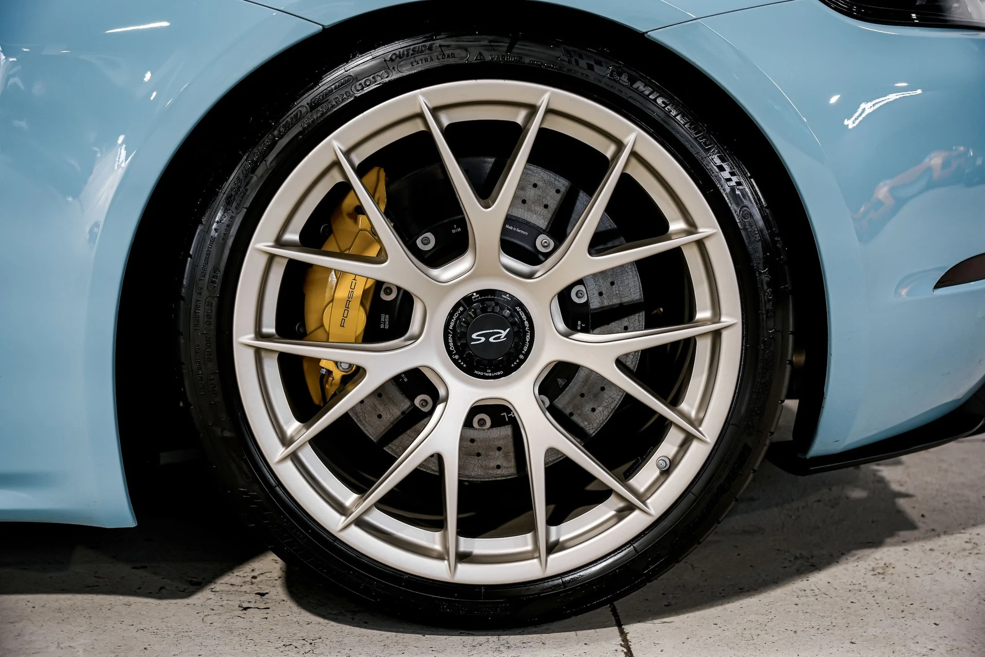 mph052_928471332_5327dca35ac833ac2870eb2ea176844dx_e6872aa7ca