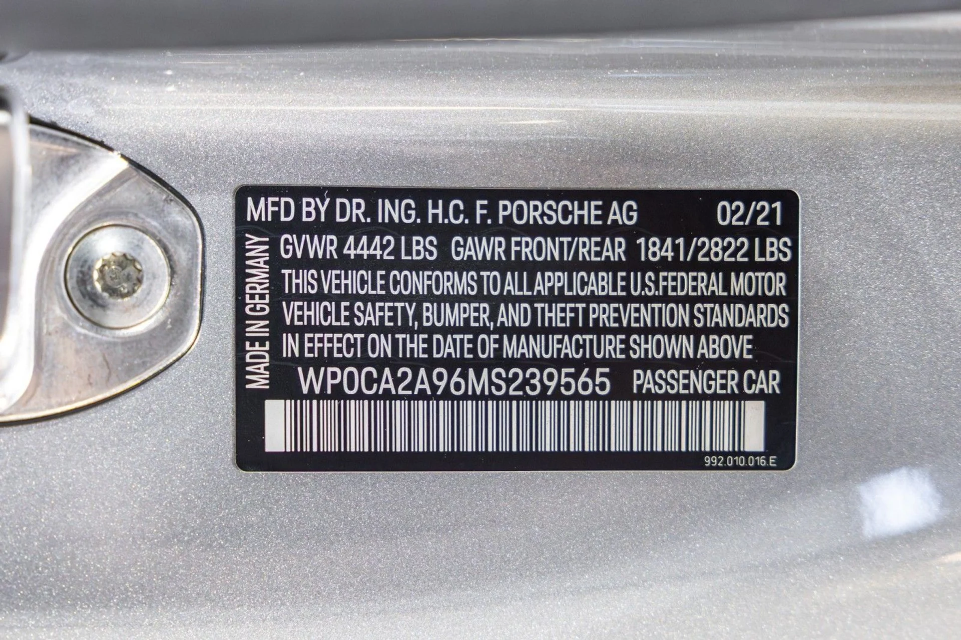 mph052_948402279_rw_b215c97f16