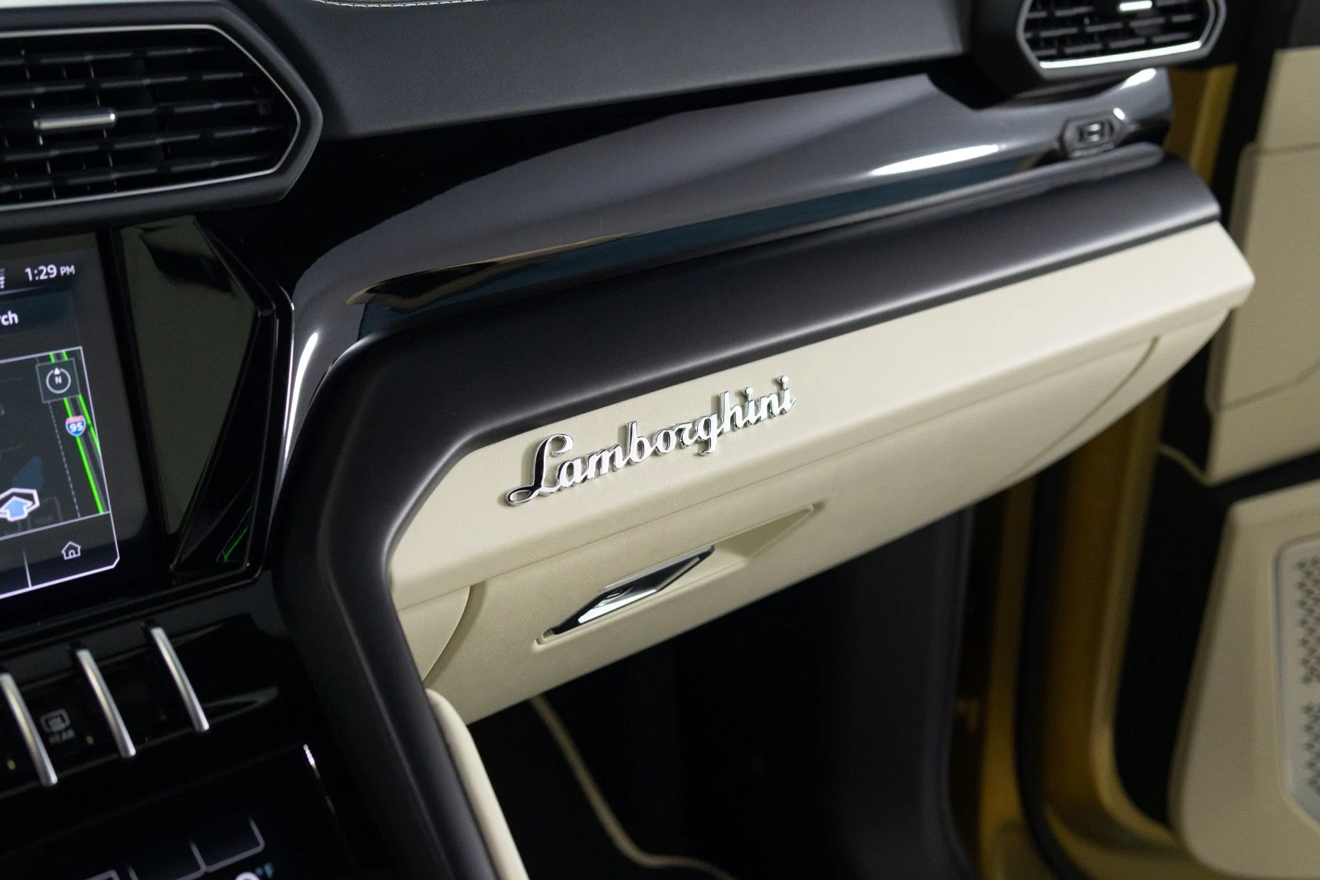 mph052_967174792_Used_2023_Lamborghini_Urus_S_1781741186_901d0aec34
