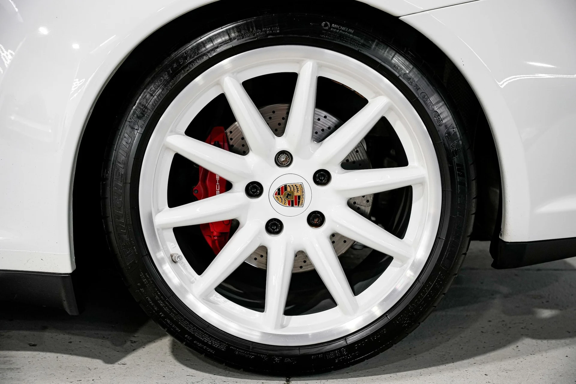 mph052_979777809_47d75a093cd9c34df2844bbeeecc34a0x_ecbeb1cd43