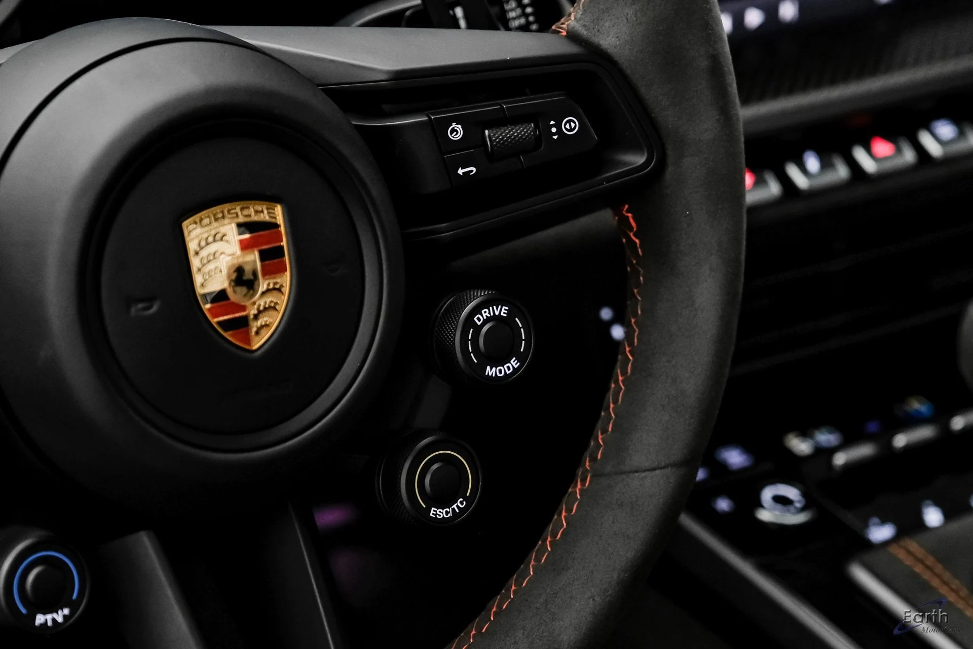 mph052_988330025_bc2b543e346f78aa1942909e4b0fdad8x_5c1e6f6aed