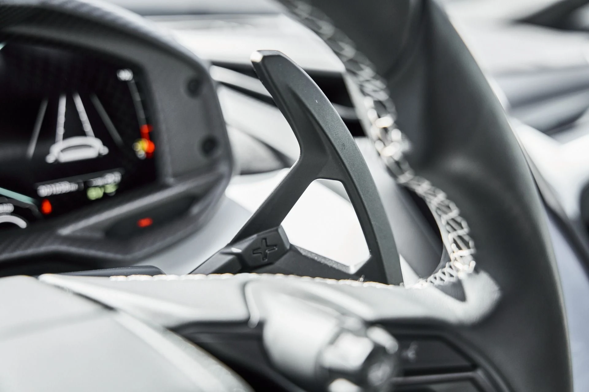 mph053_1018887648_Used_2026_Lamborghini_Revuelto_Base_1777078436_787ddf2a74