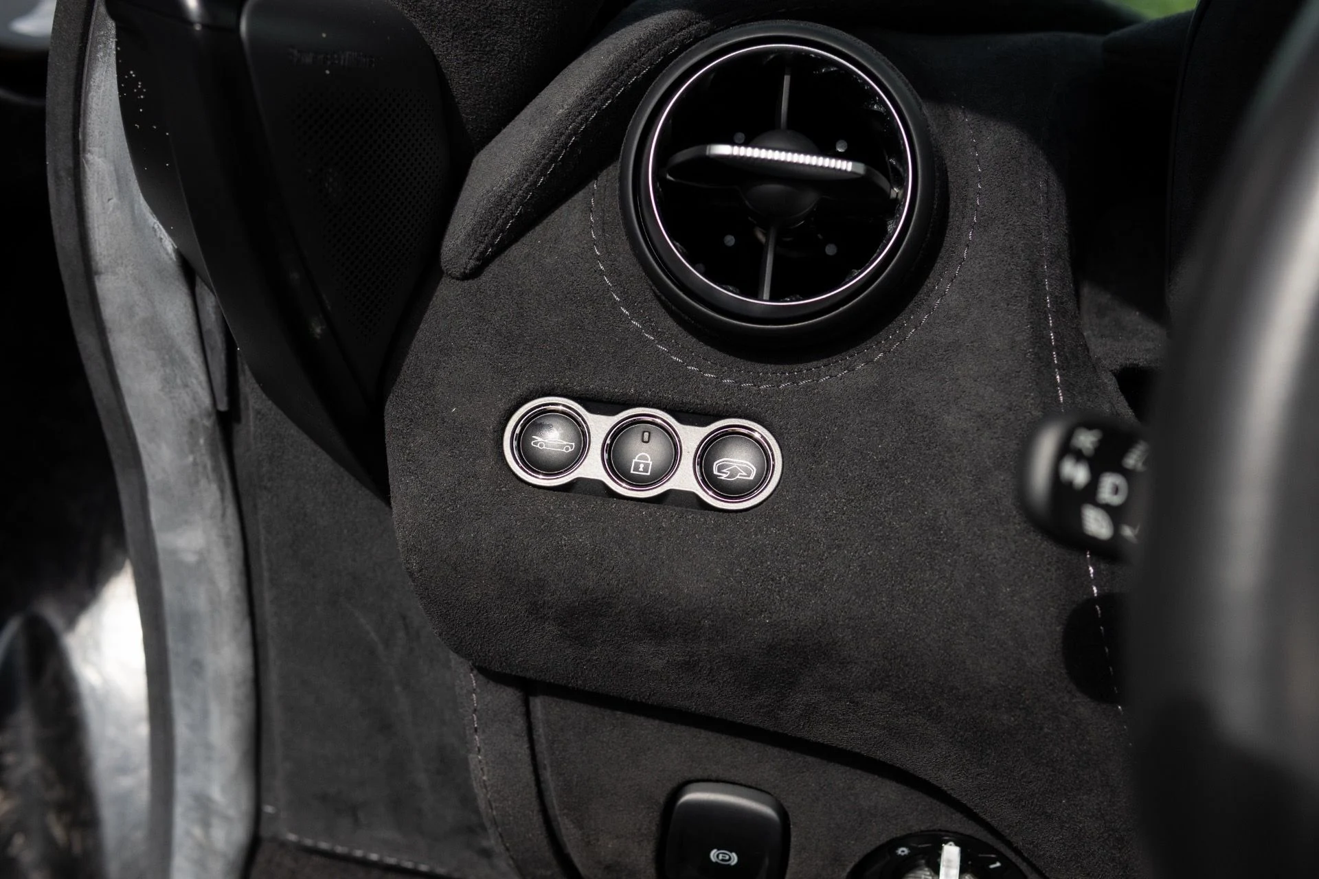 mph053_1023718937_Used_2020_Mc_Laren_720_S_Spider_Performance_1767737574_83c3eb3006