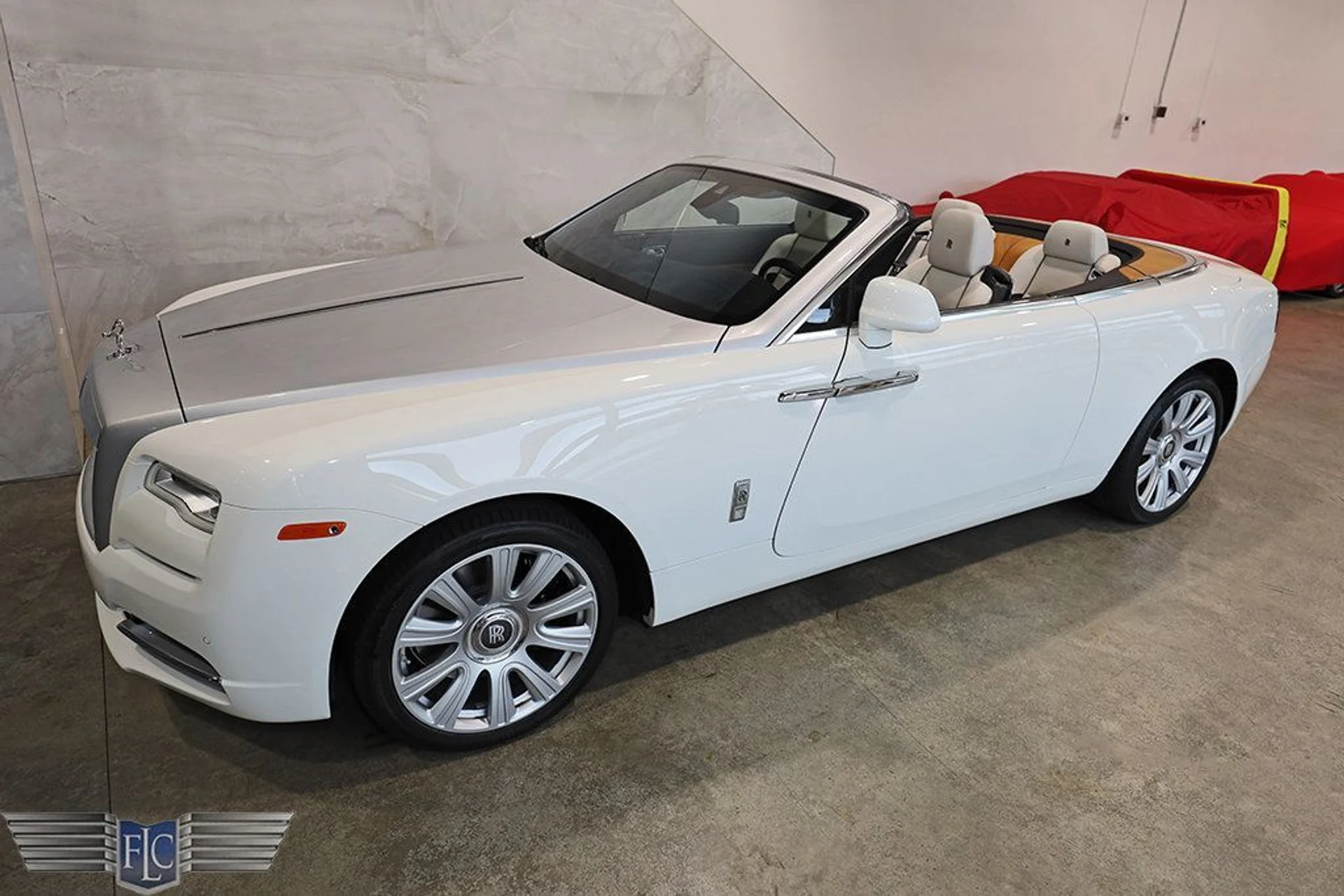 mph053_1052218747_used_2017_rolls_royce_dawn_convertible_9689_23039198_54_1024_4637d57f64