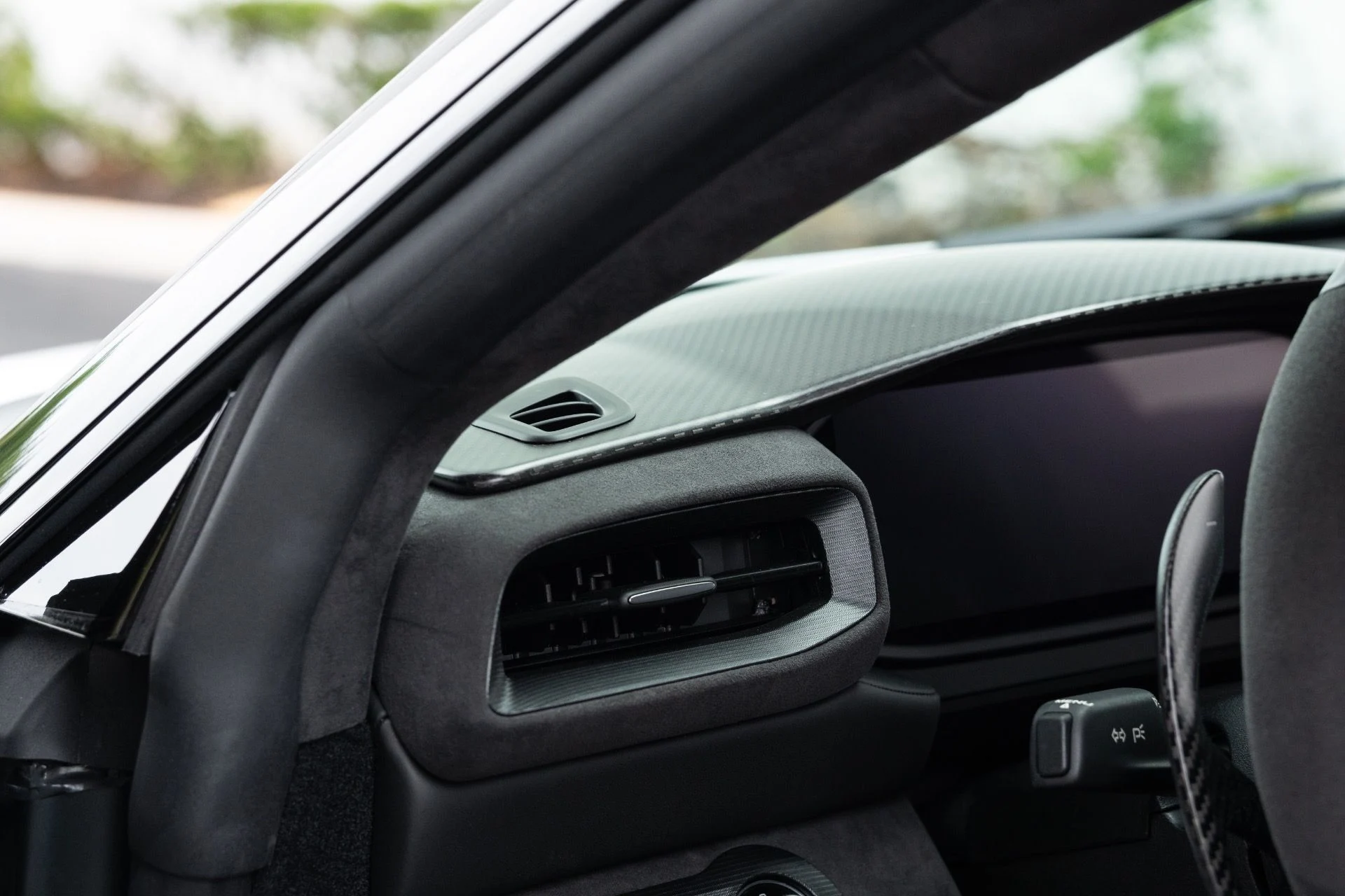 mph053_1056368226_Used_2022_Maserati_MC_20_1777083905_3d21ced0bb