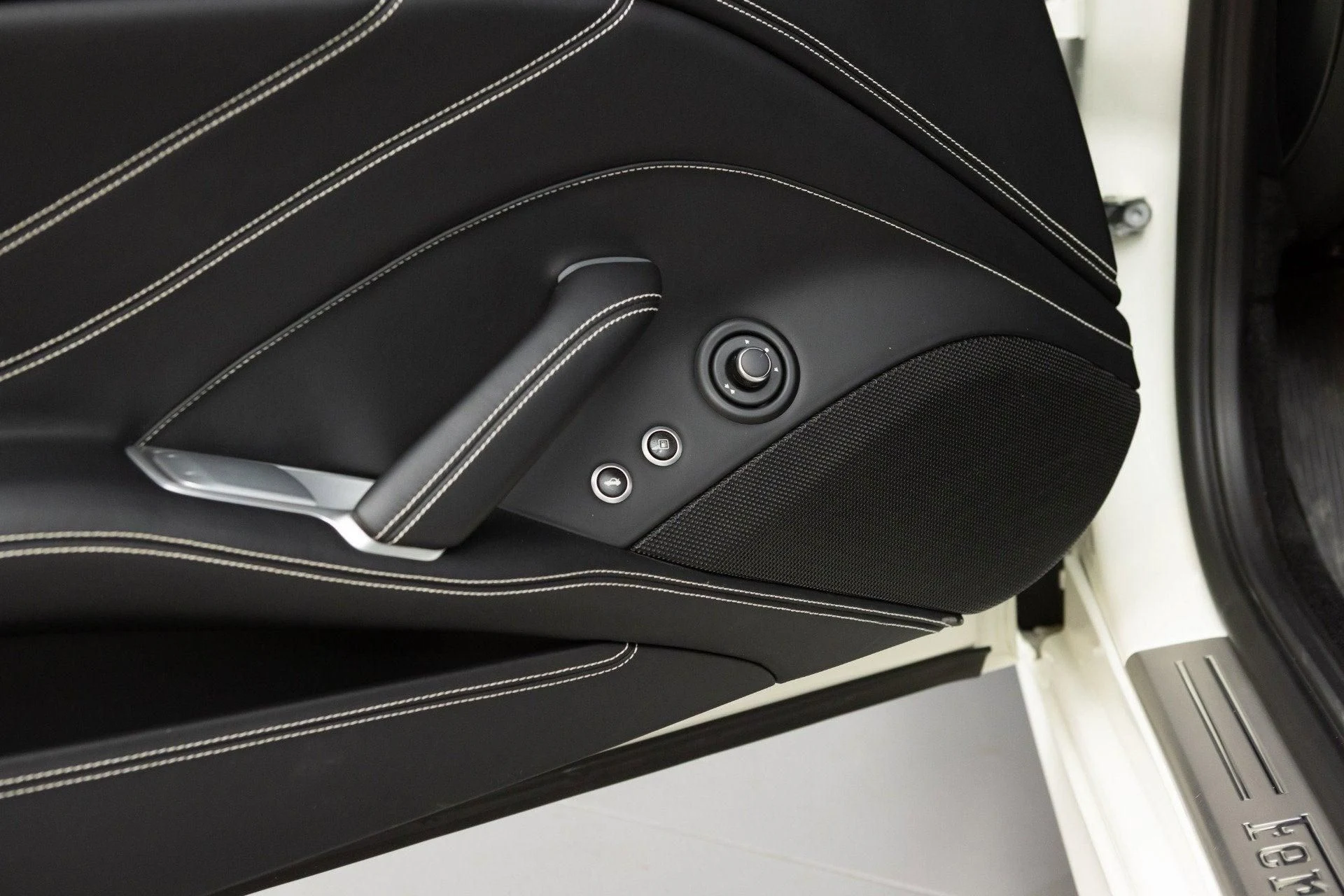 mph053_1119404155_Used_2016_Ferrari_California_T_1777368229_548f4abb27