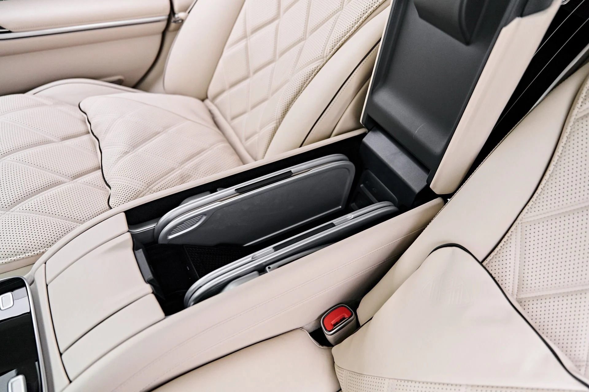 mph053_1126247443_Used_2023_Mercedes_Benz_S_Class_Maybach_S_680_1790207224_d945c14b4a