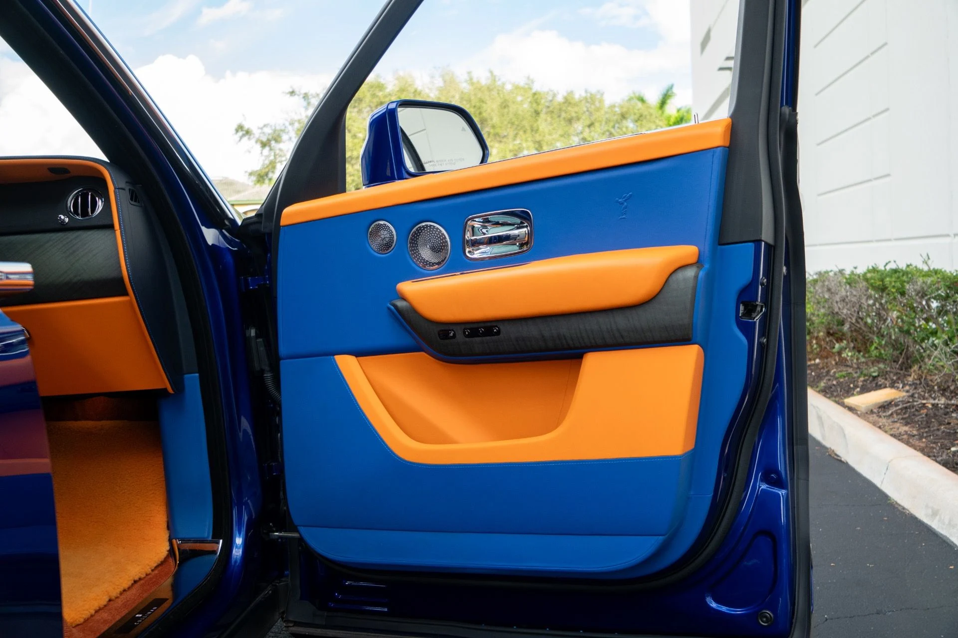 mph053_1137999729_Used_2019_Rolls_Royce_Cullinan_1764189669_1c1a0555e5