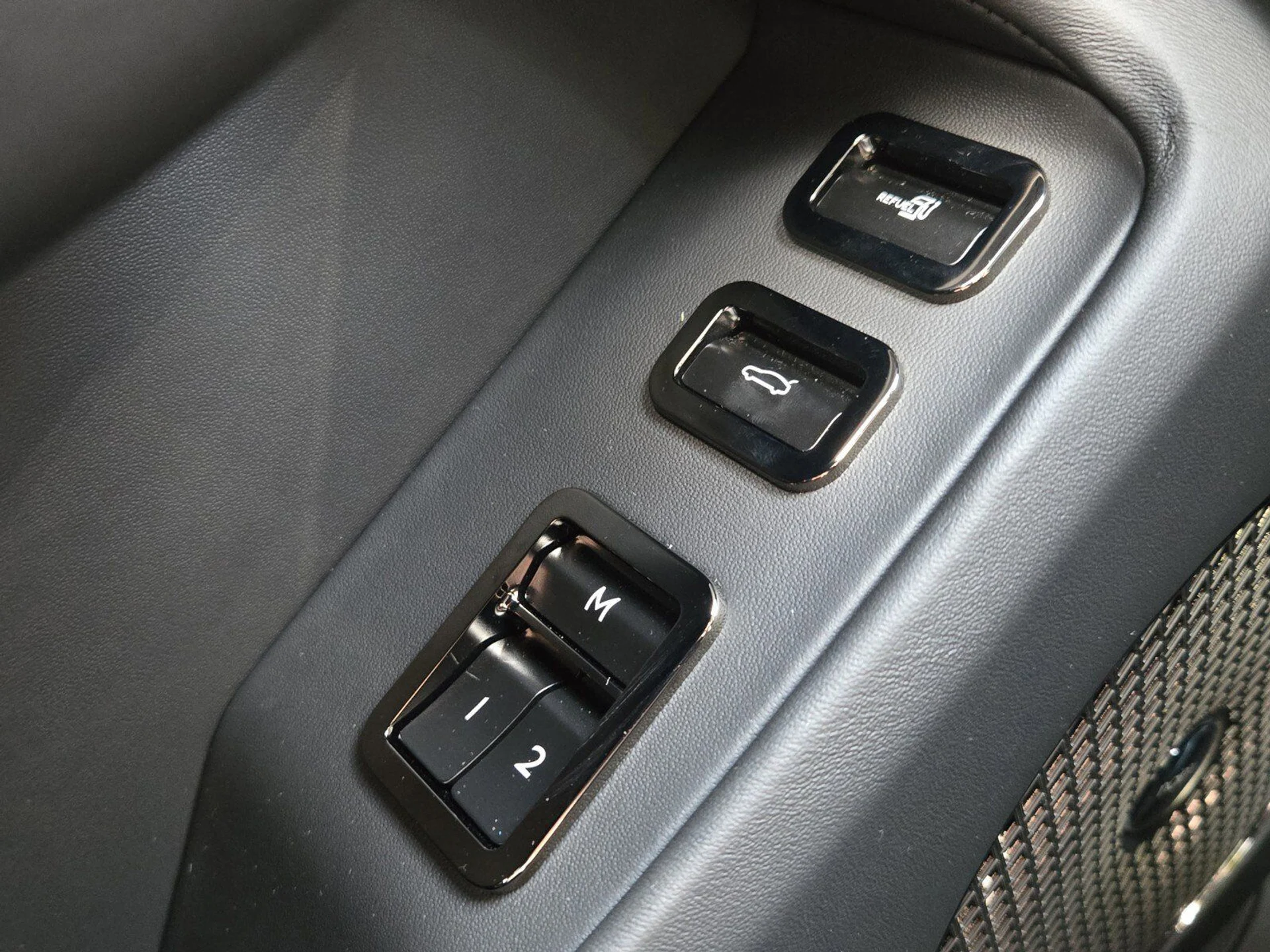 mph053_1152214700_90854f21a4ac634ce75e4f51a1f2ad6dx_2ce88c1255