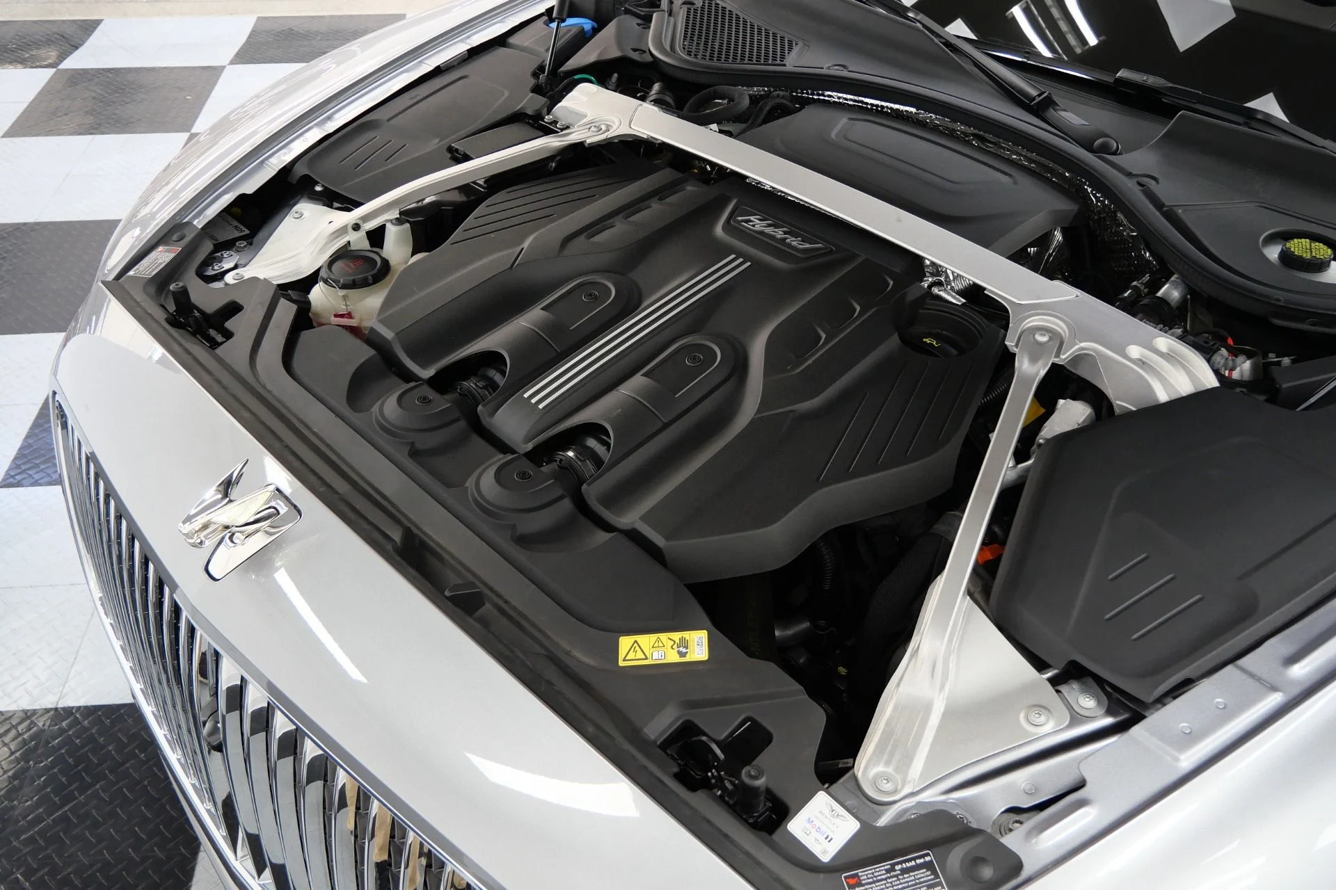 mph053_1194902973_Used_2022_Bentley_Flying_Spur_Hybrid_Odyssean_Edition_266_K_MSRP_Sustainable_Interior_Trim_1770409393_136c0c700b