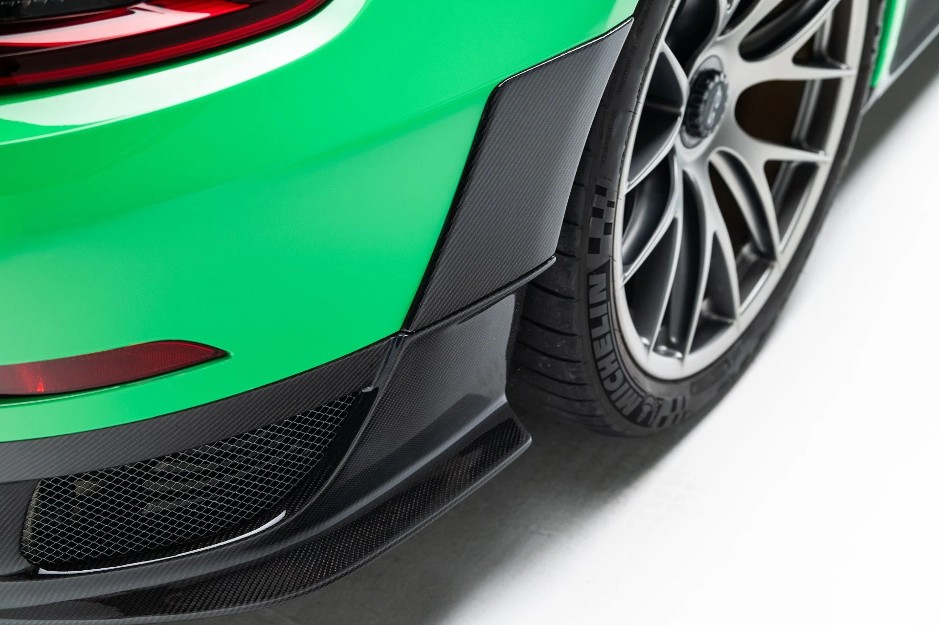 mph053_1199837679_12045_p54_l_a64544a9c4