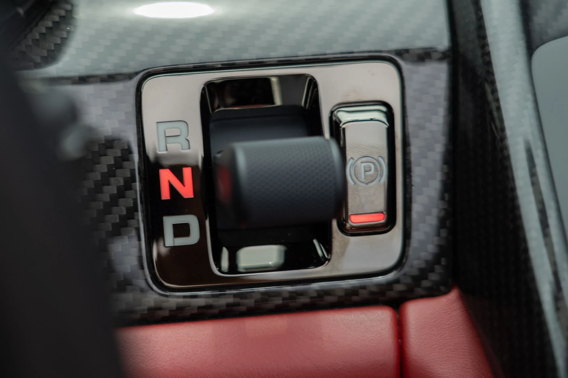 mph053_1202614346_Used_2015_Porsche_918_Spyder_1756496999_7b2e882c63