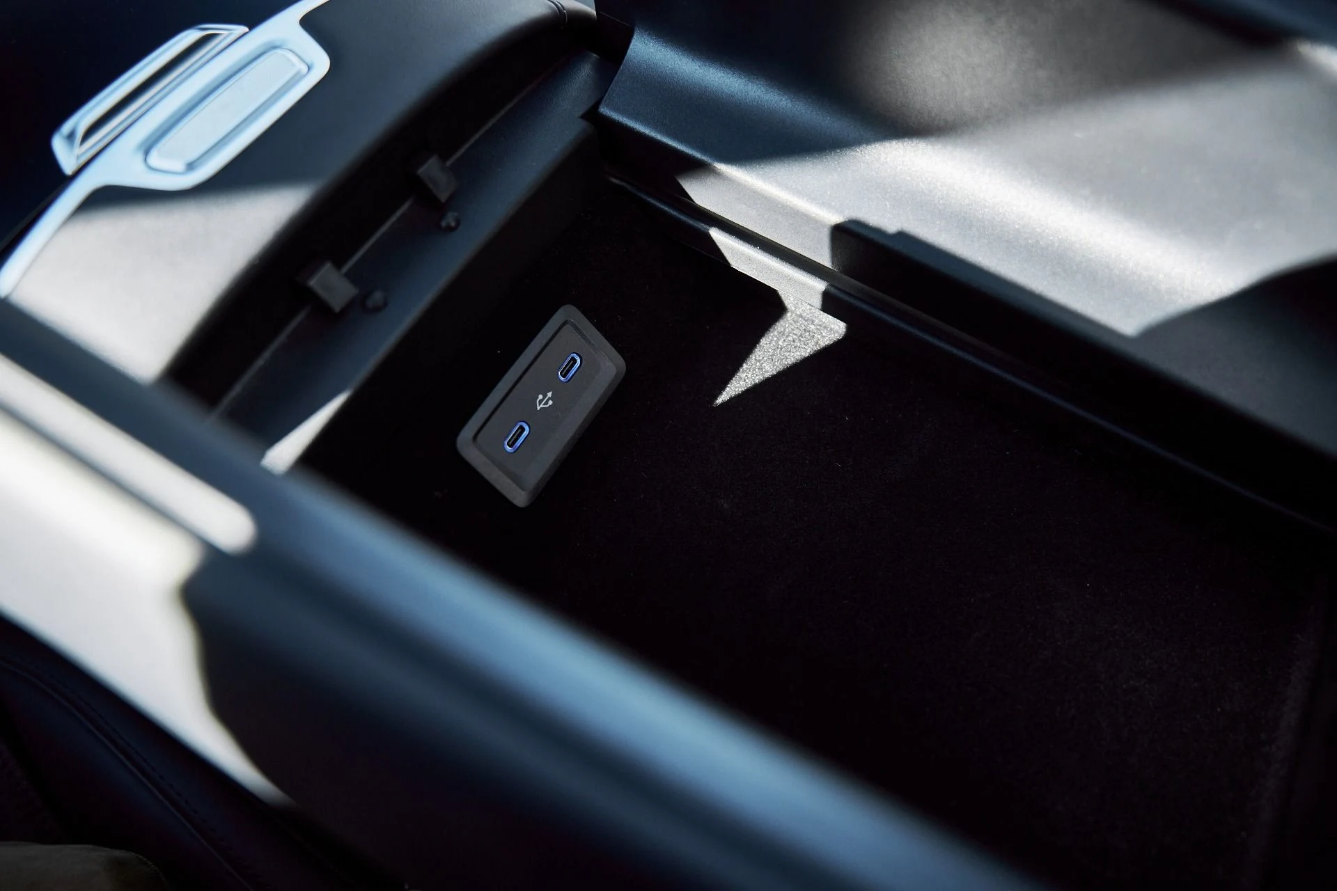 mph053_1217753873_Used_2025_Mercedes_Benz_S_Class_Maybach_S_580_1769305347_4f1f59c5a3