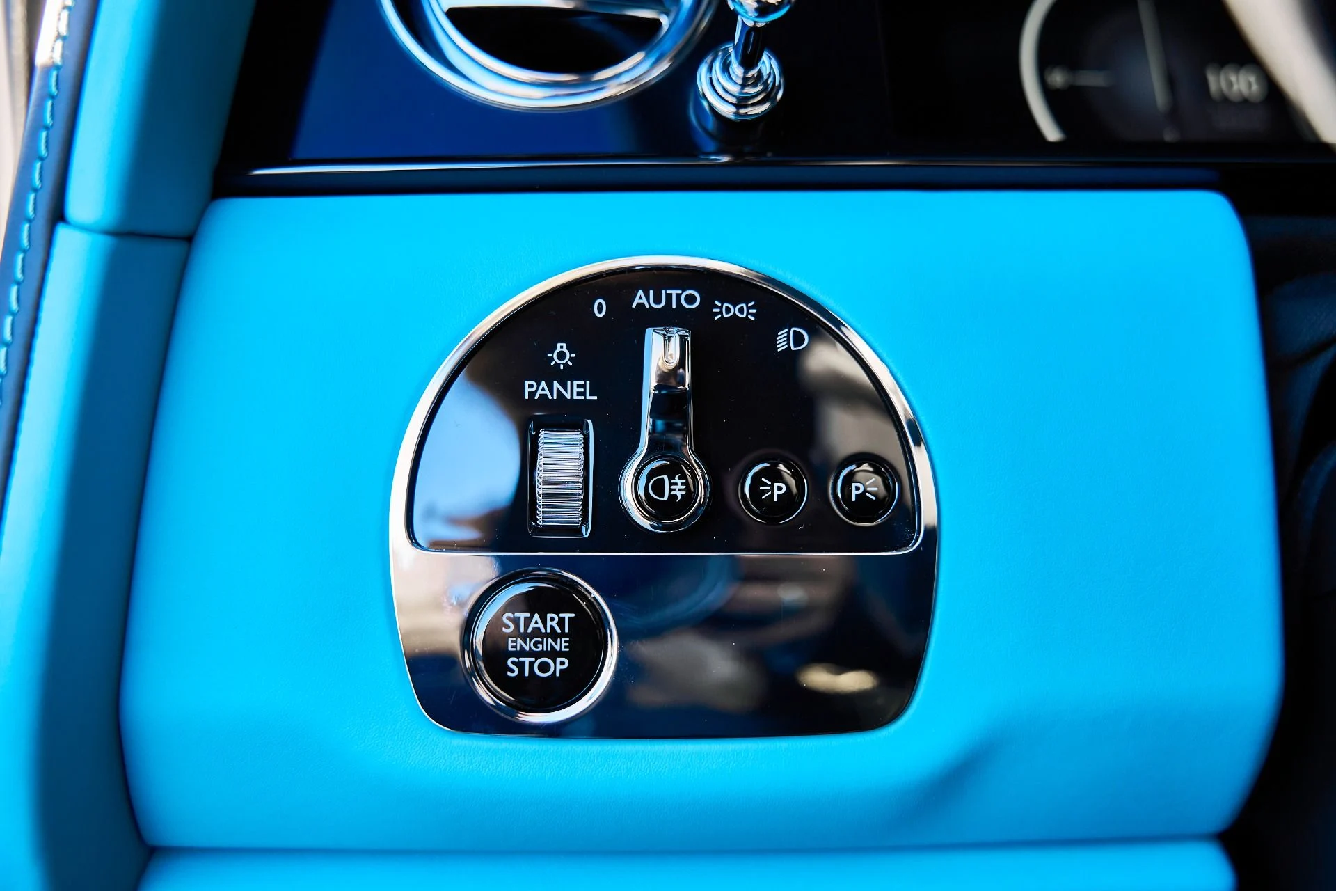 mph053_1223210875_Used_2025_Rolls_Royce_Cullinan_Base_1767668886_f5f97ce904