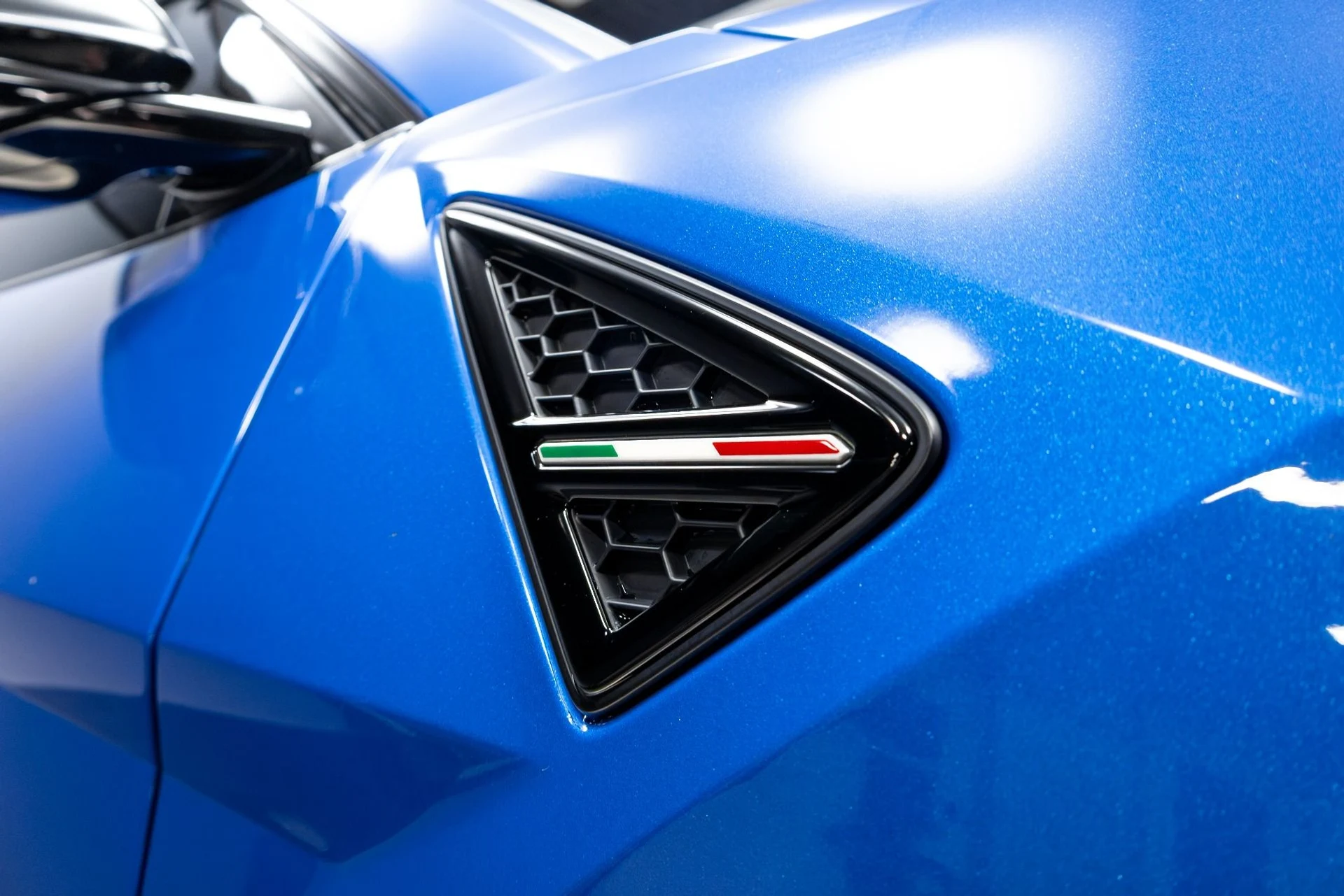 mph053_1223697418_Used_2019_Lamborghini_Urus_1772123275_b3e90779bc