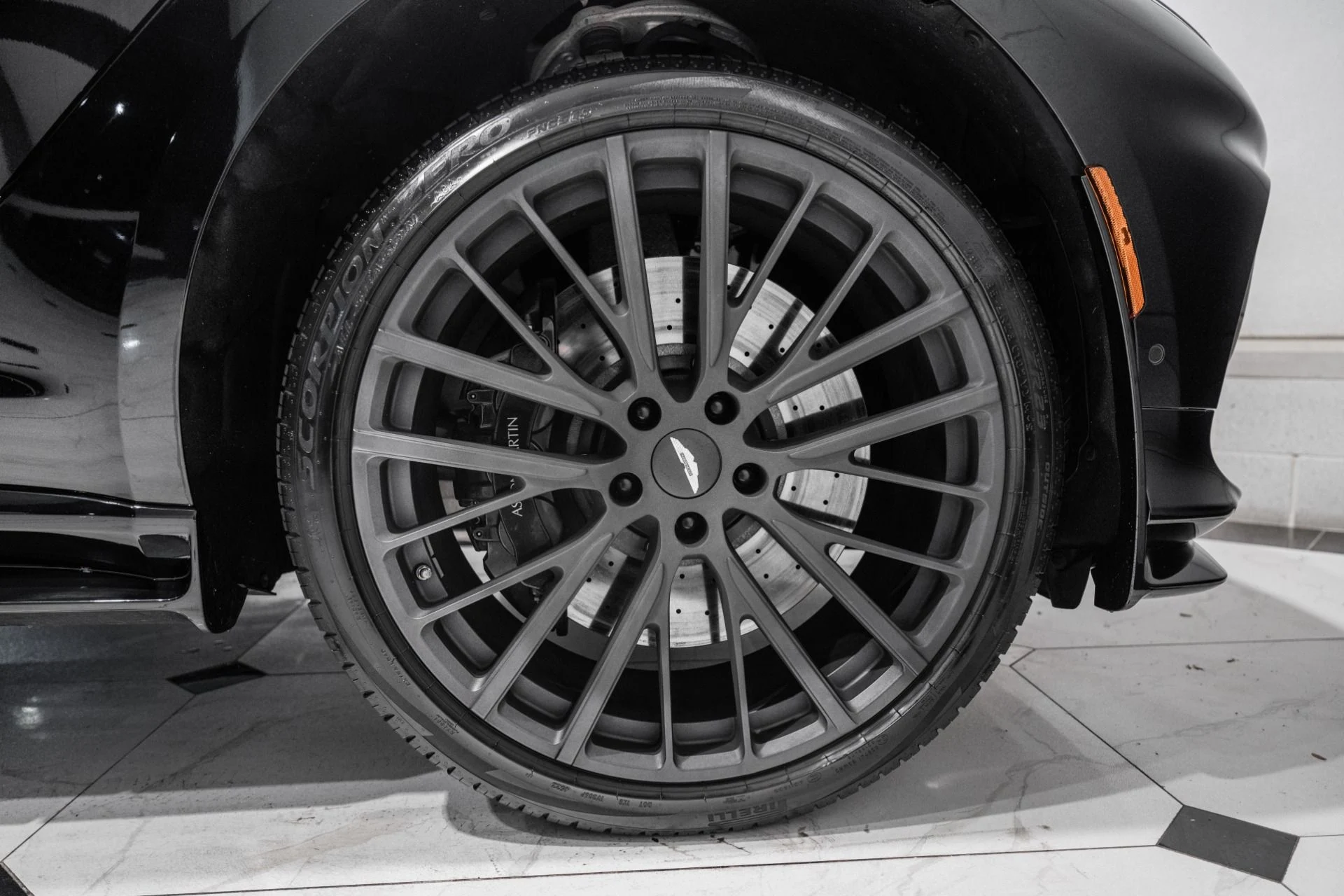 mph053_1234323637_New_2023_Aston_Martin_DBX_707_1785777382_ee6c677855