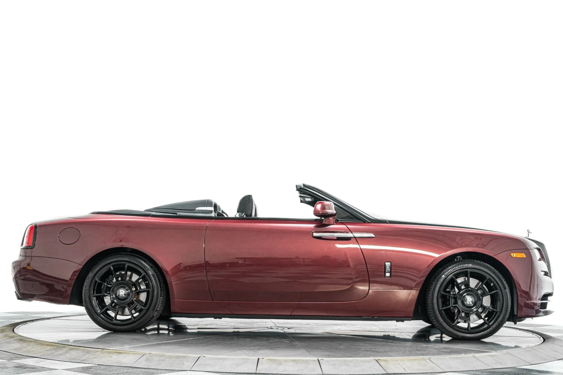 mph053_12352837_Used_2019_Rolls_Royce_Dawn_Black_Badge_1773693933_e7ed706e7f