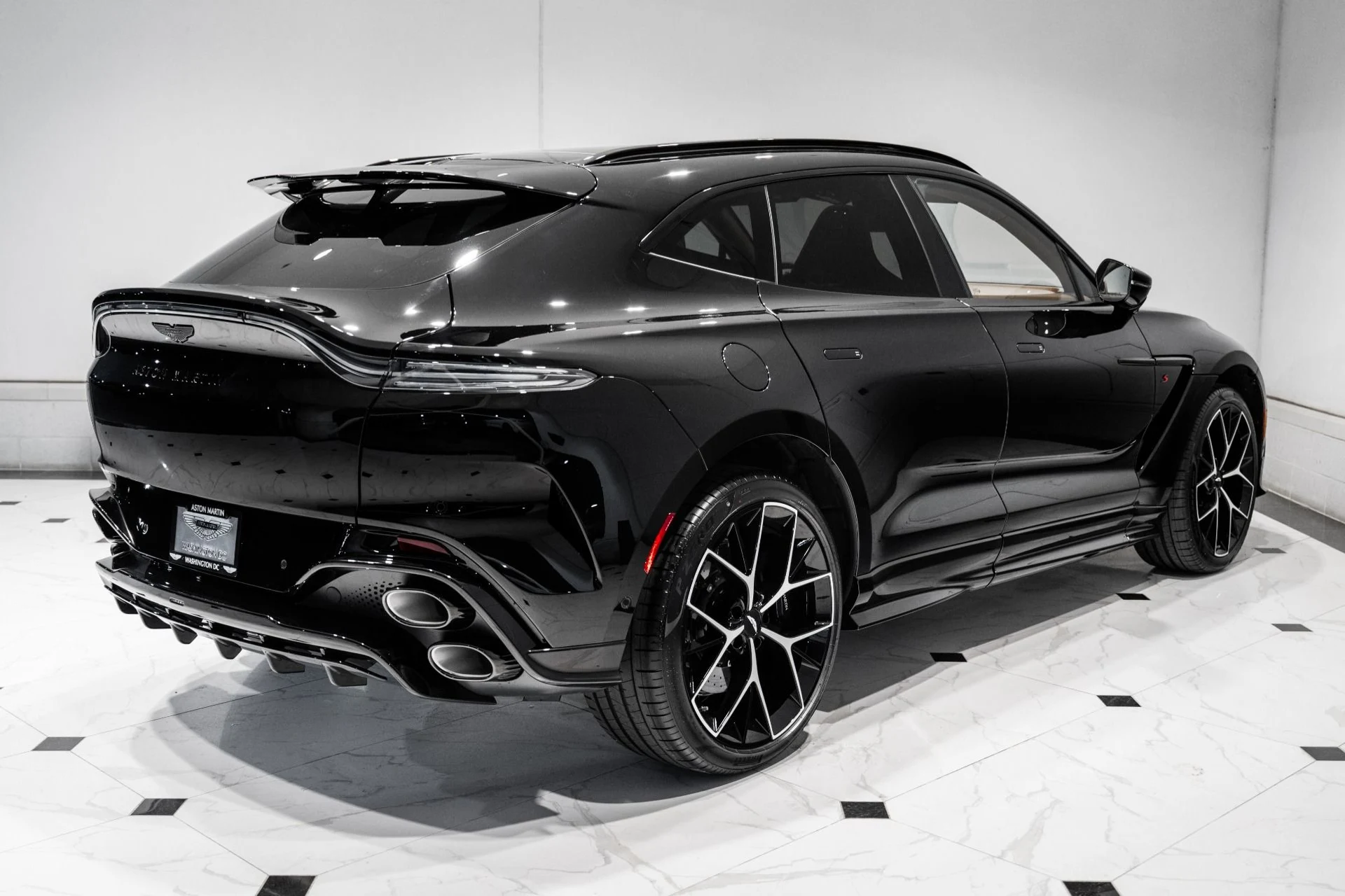 mph053_1239465595_New_2026_Aston_Martin_DBX_S_1775443121_bb8e816417