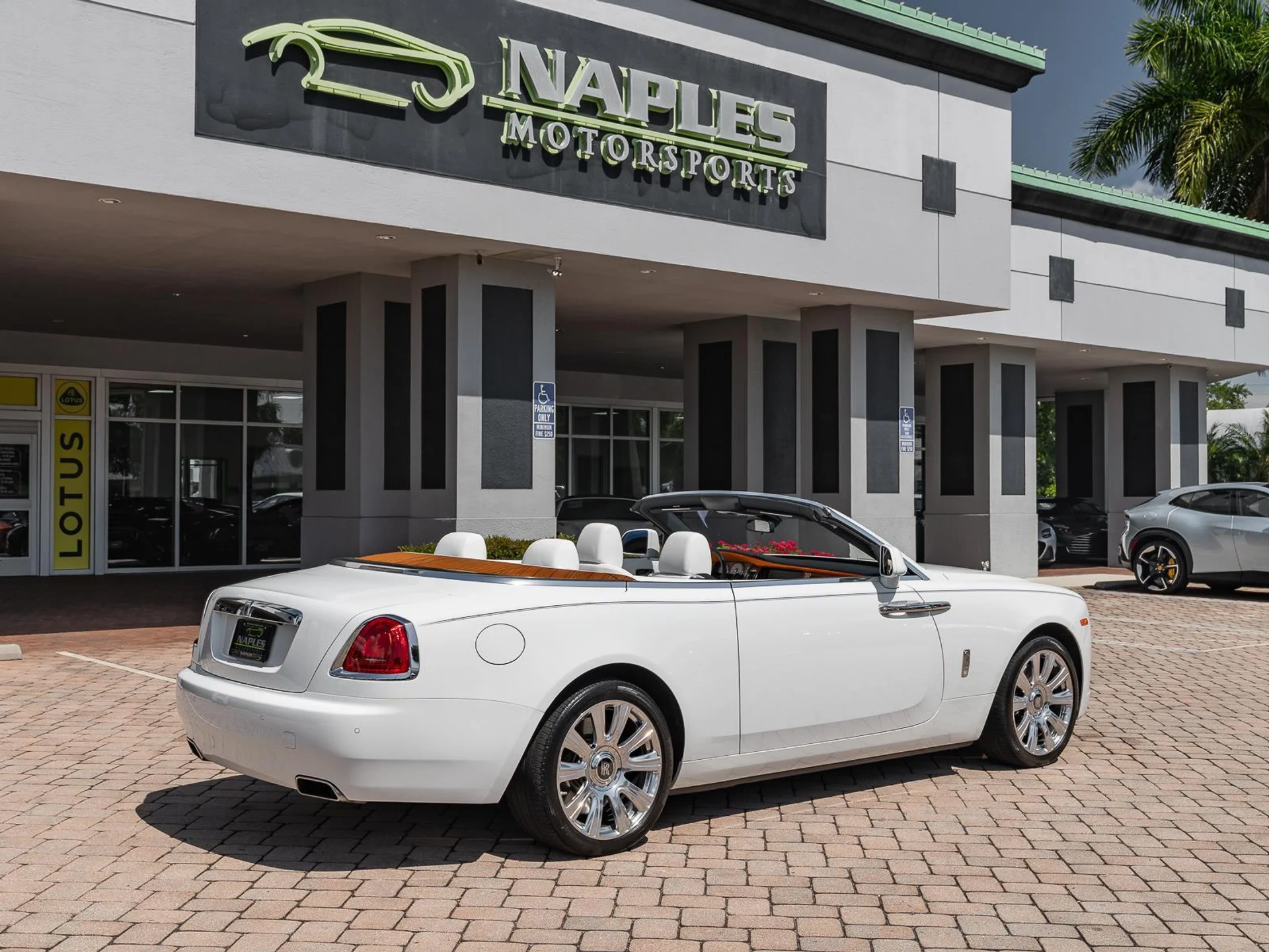 mph053_1240561553_Used_2016_Rolls_Royce_Dawn_2dr_Convertible_1782414128_f700a5ec21