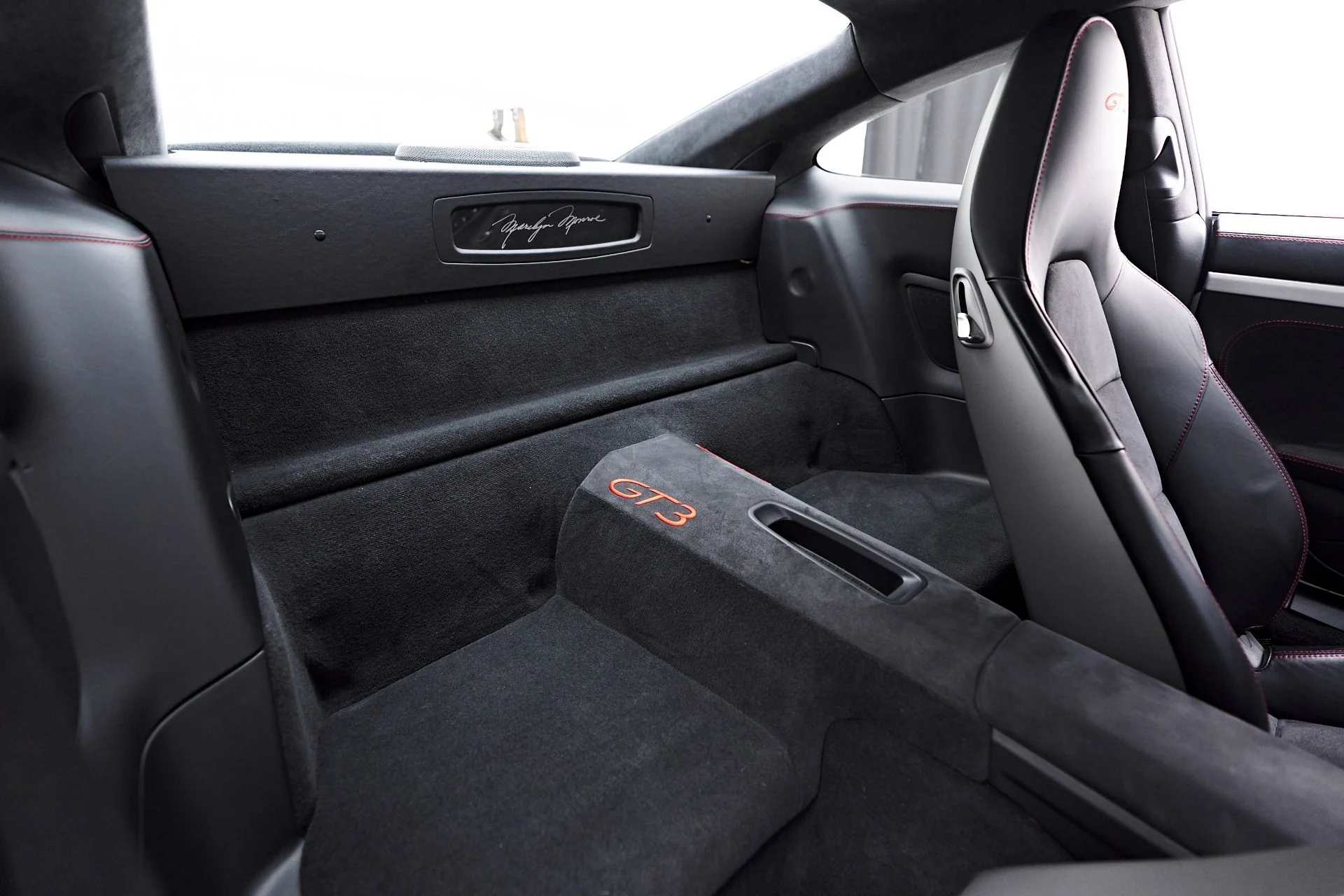 mph053_1245795504_Used_2014_Porsche_911_GT_3_1749519780_8e361104e0