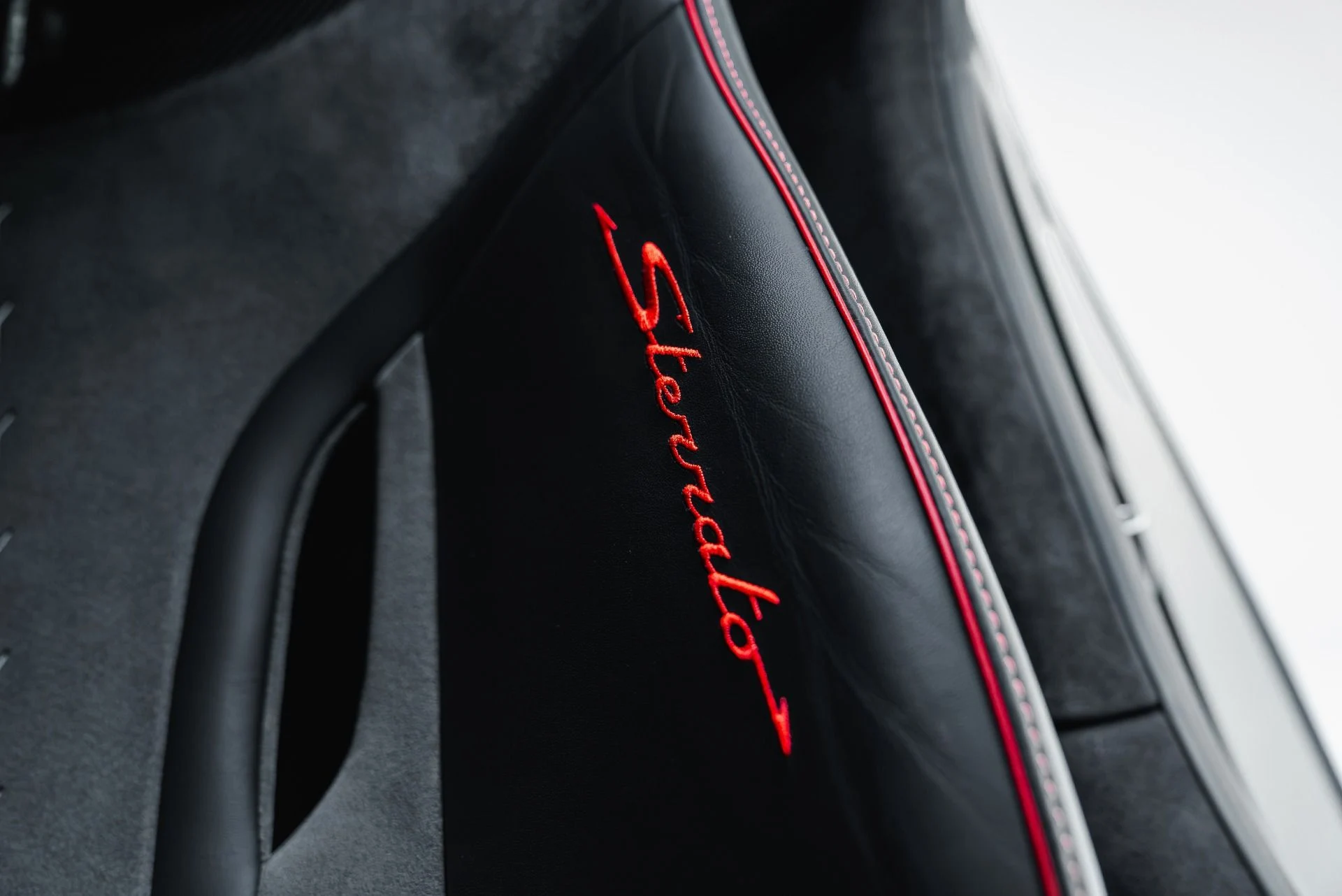 mph053_1271945303_Used_2024_Lamborghini_Huracan_Sterrato_1792021019_b7883aebfc
