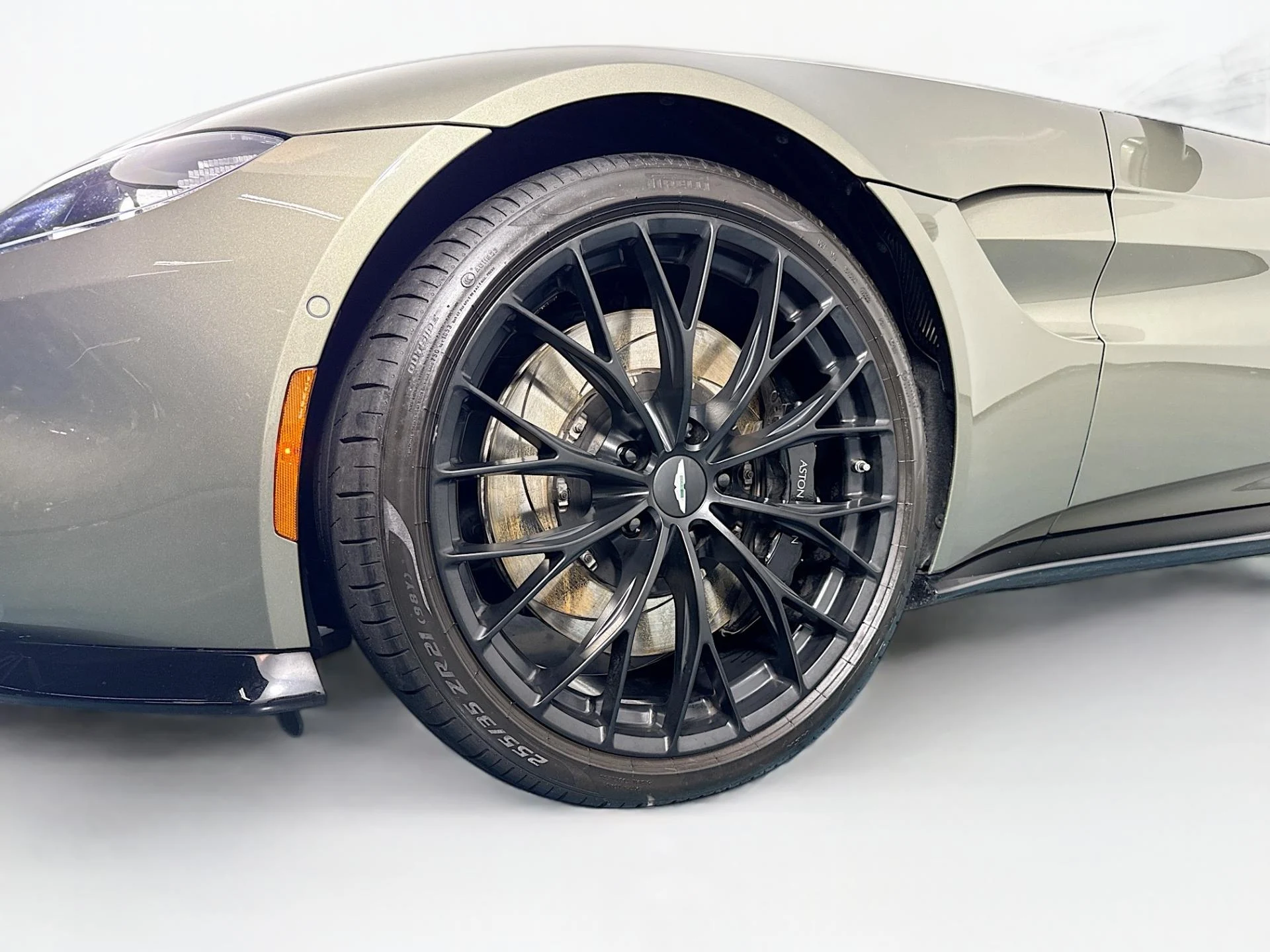 mph053_1290894250_Used_2023_Aston_Martin_Vantage_V8_1783445574_a70dc248b3