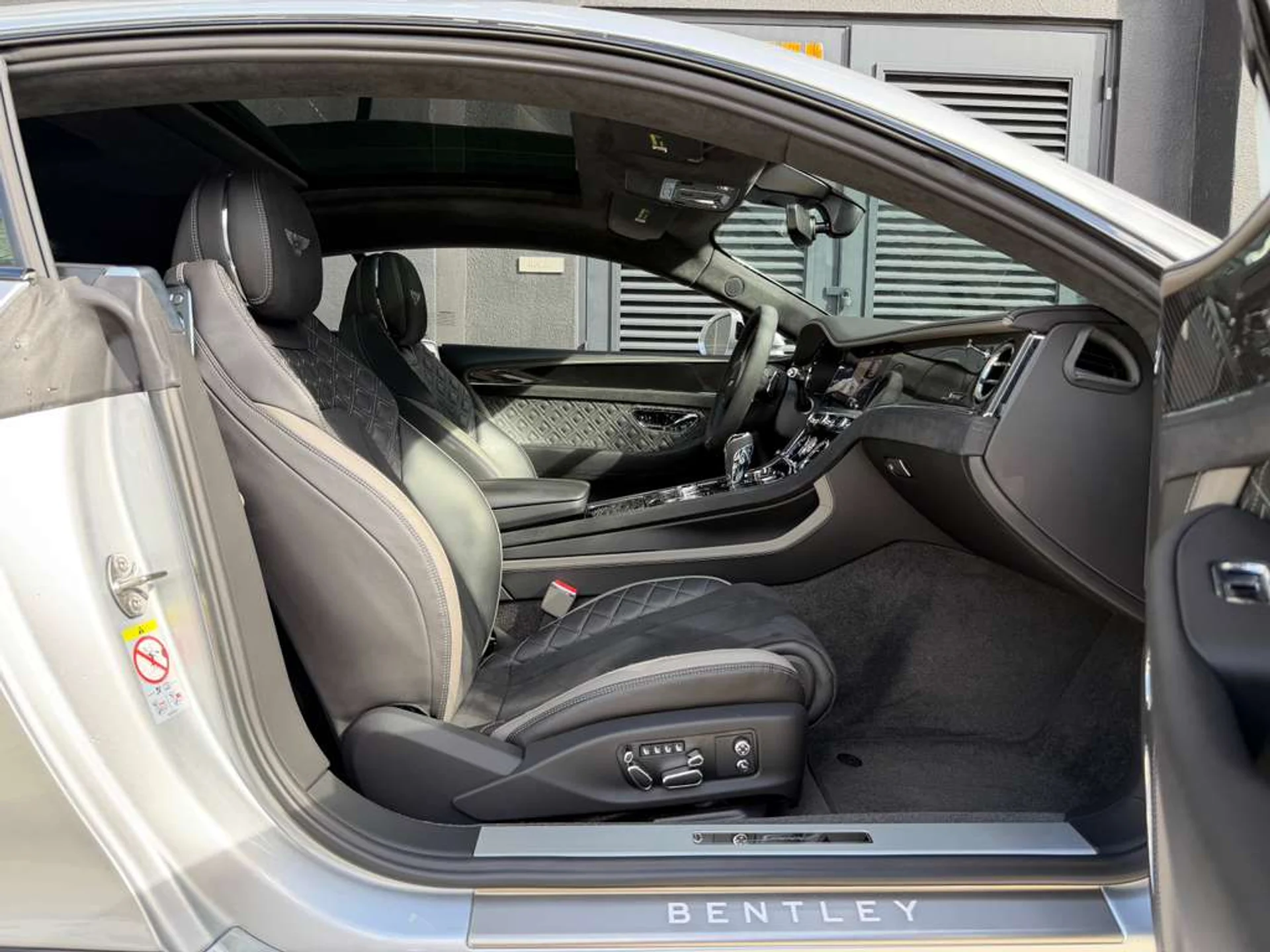 mph053_1323635317_Whats_App_Image_2025_12_17_at_5_40_17_PM_17e328eec0