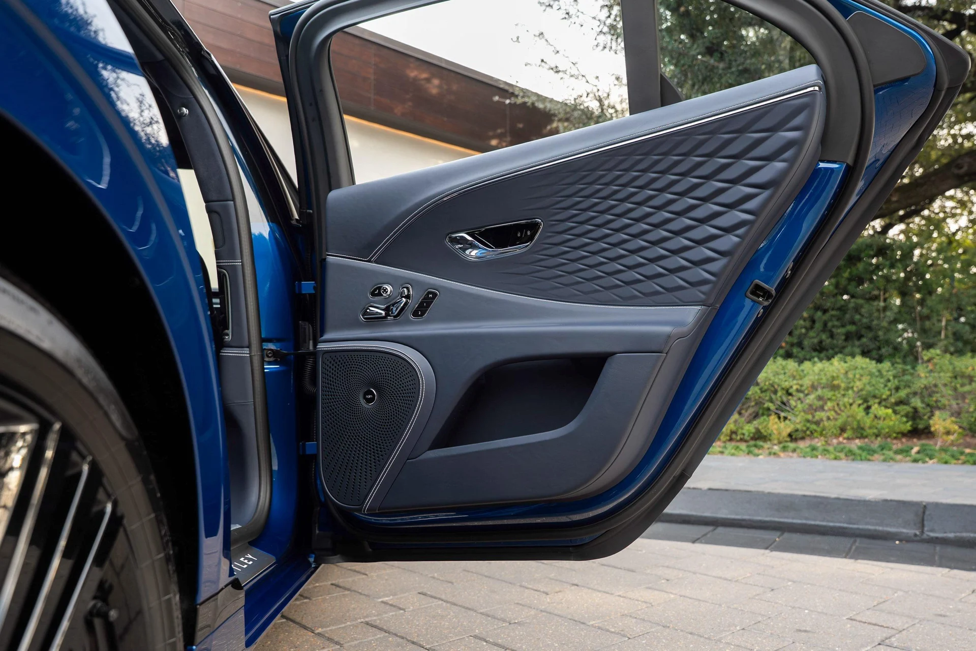 mph053_1324430001_489302489_697e34be850c12f38427310a_297721c935