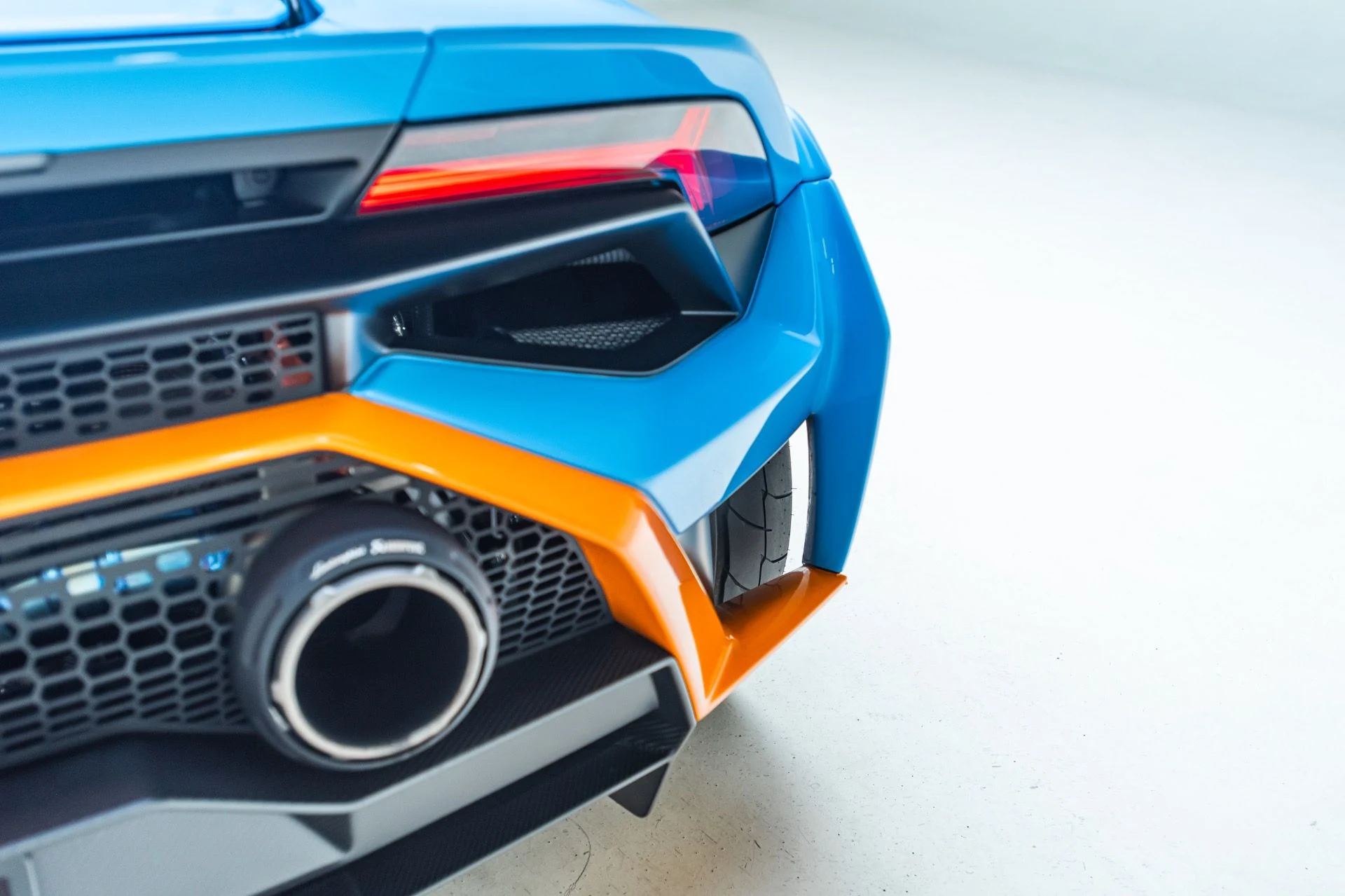 mph053_1324703302_Used_2024_Lamborghini_Huracan_STO_Alpha_10_Twin_Turbo_1786644416_03fcd88d92