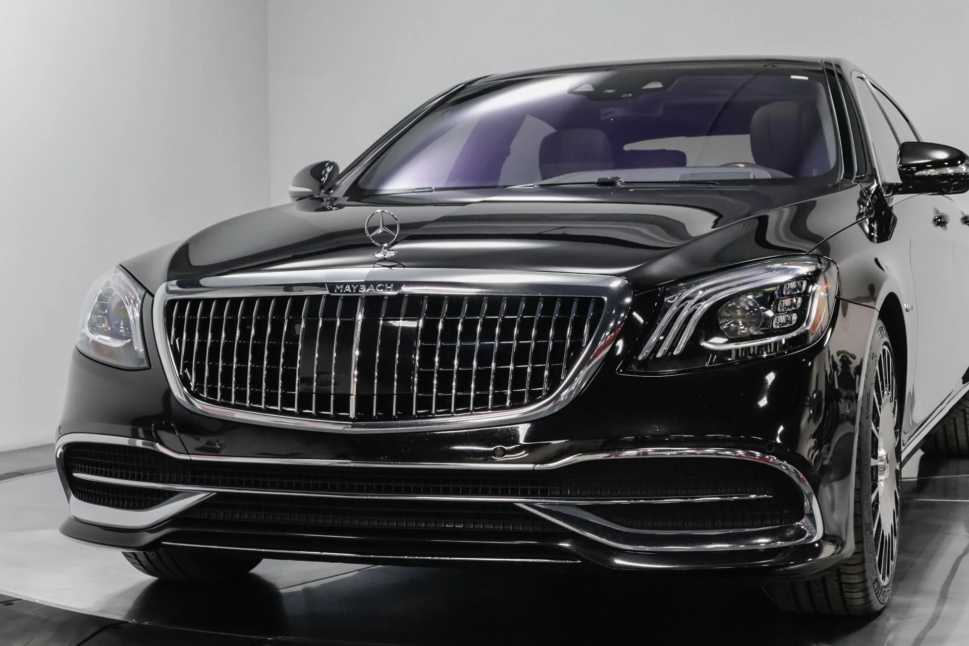 mph053_1333878996_Used_2019_Mercedes_Benz_S_Class_Maybach_S_560_4_MATIC_1761681414_02a0858eb3