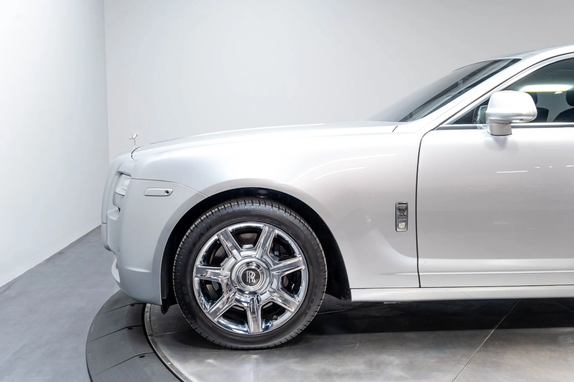 mph053_1346438886_Used_2012_Rolls_Royce_Ghost_1778014944_2ee06cdc76