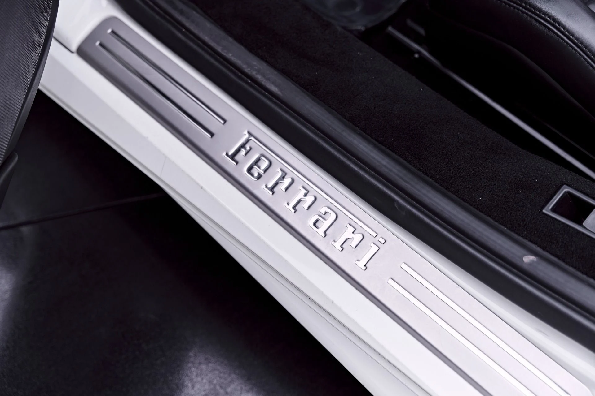mph053_1380078057_Used_2019_Ferrari_488_Spider_Base_1782196566_7b9abd50e5