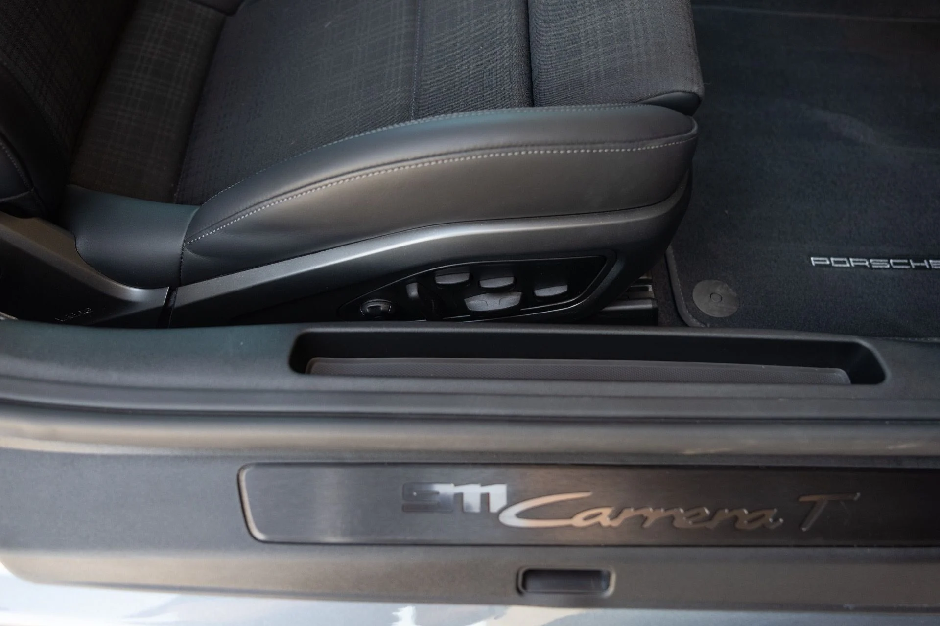 mph053_1430333936_Used_2025_Porsche_911_Carrera_T_1789434044_83f88e5f5d