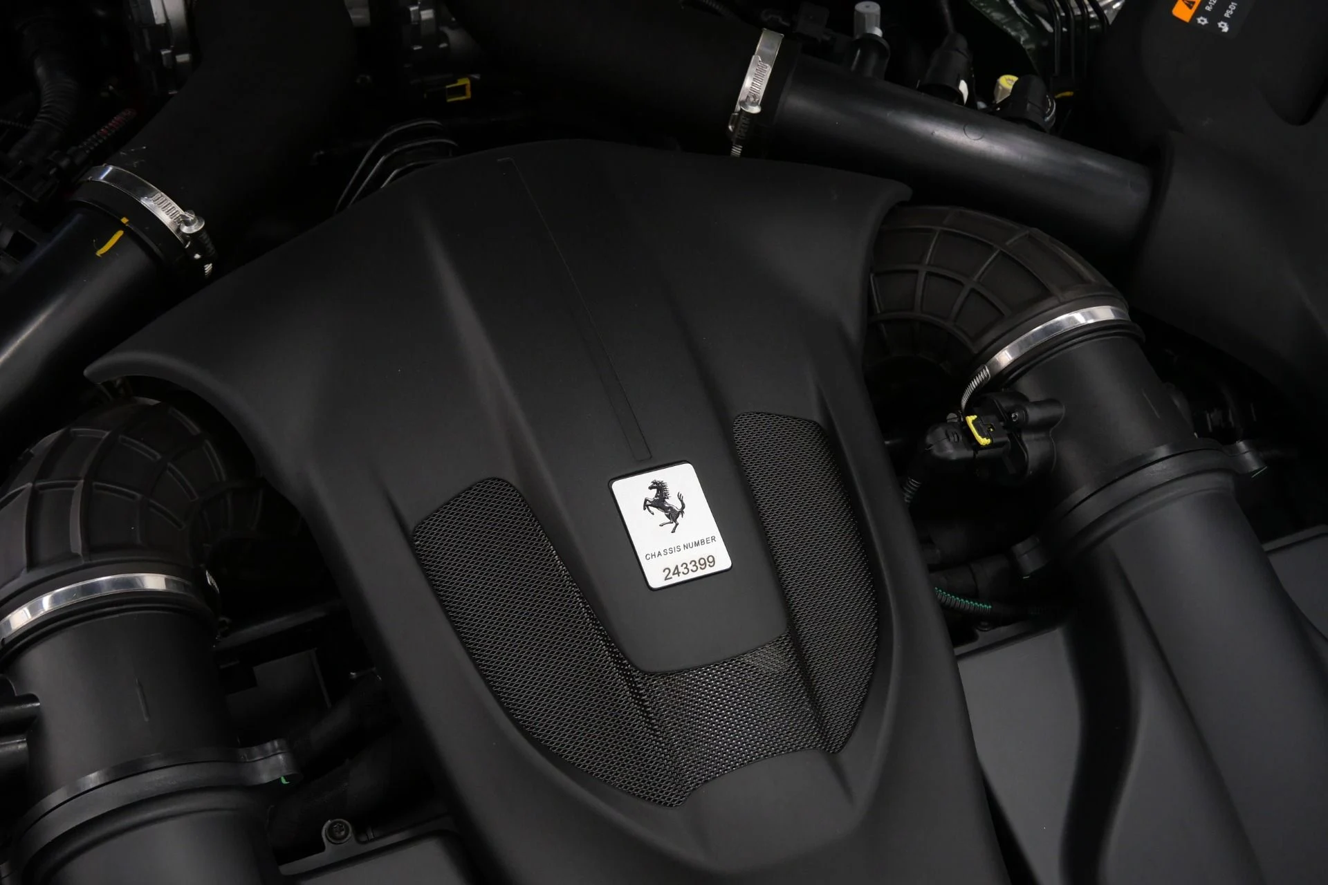 mph053_1450722268_Used_2019_Ferrari_Portofino_Tailor_Made_in_NYC_Unique_Exterior_and_Interior_Colors_Amazing_1779827037_5265c02f82