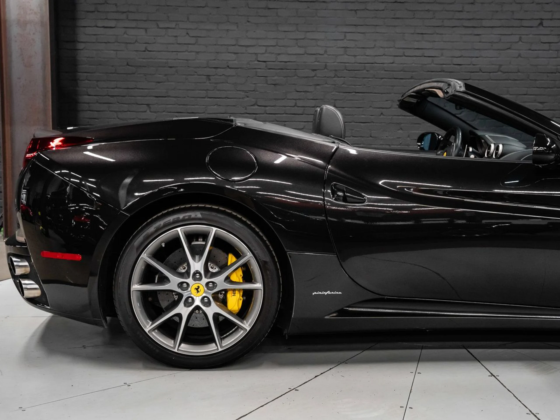 mph053_1451714576_ferrari_california_2011_39bf9d38e2