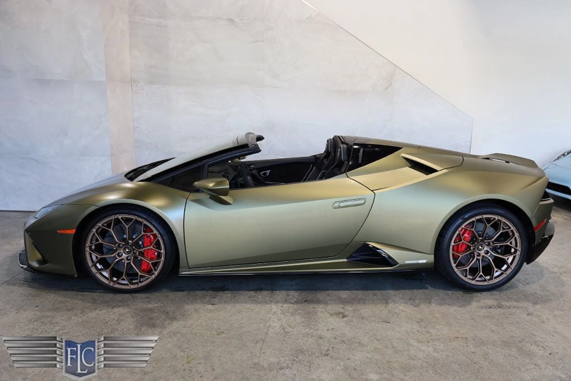 mph053_1452100651_used_2022_lamborghini_huracan_evo_spyderrwd_9689_22989823_54_1024_d1da21122a