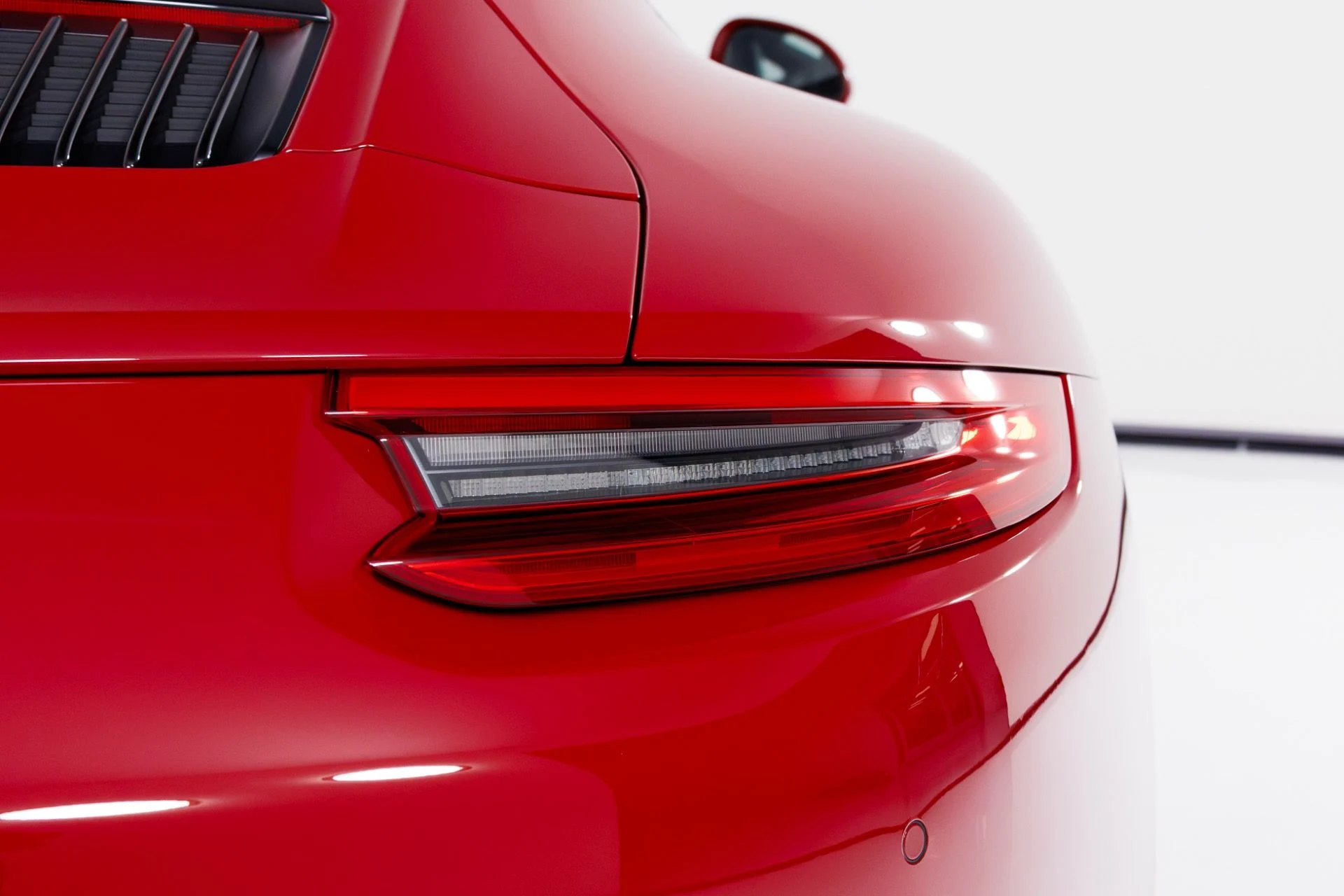 mph053_149295254_Used_2019_Porsche_911_Carrera_1767051387_1a4f69c5ee