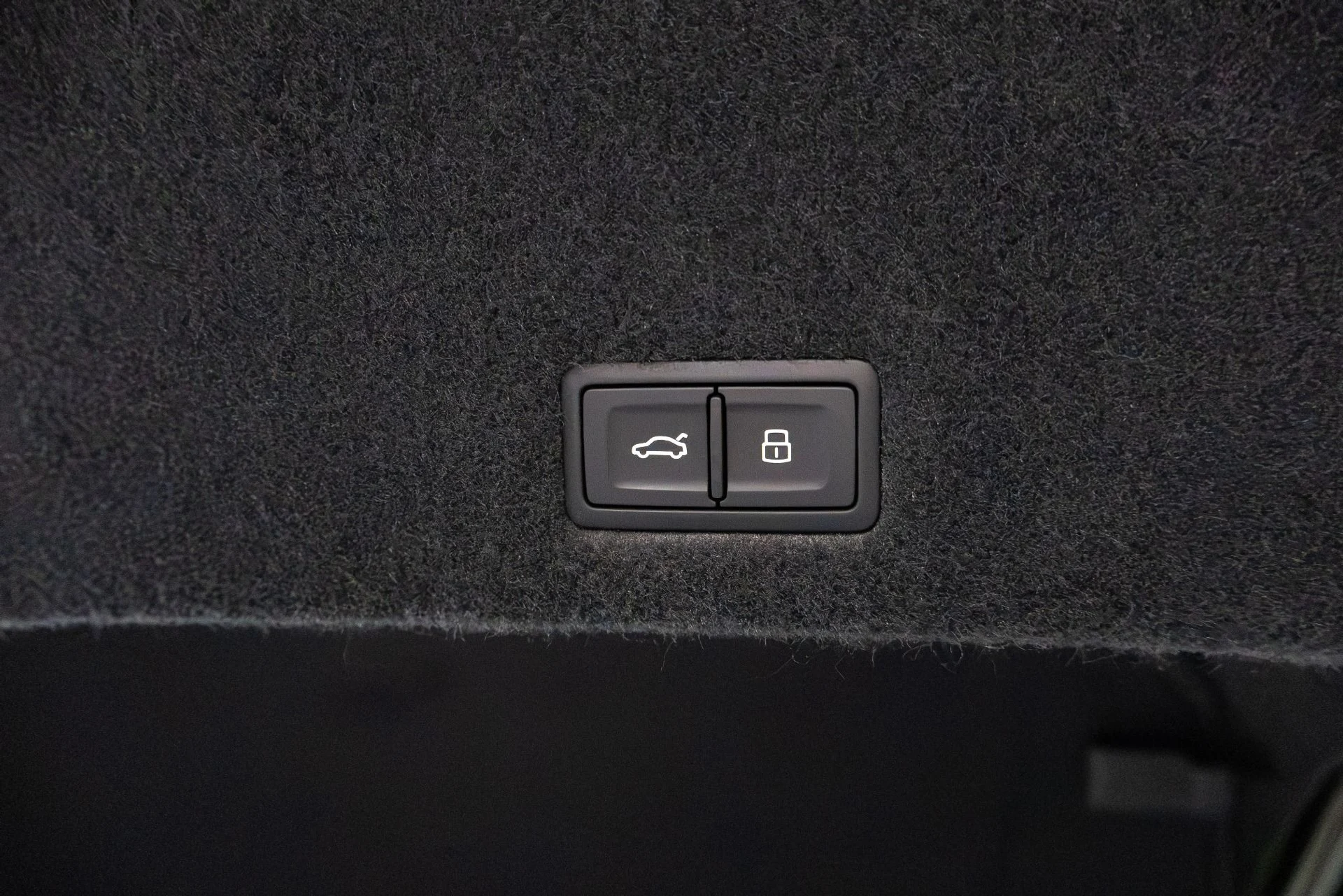 mph053_1493771305_Used_2022_Lamborghini_Urus_Graphite_Capsule_1775757245_a7656867fb