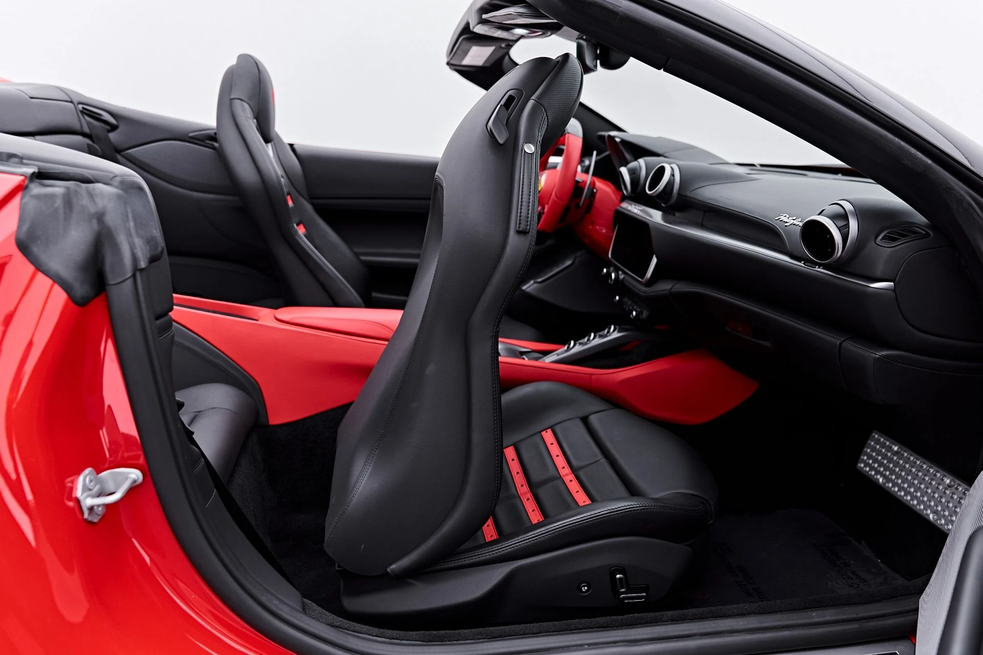 mph053_1499132565_Used_2022_Ferrari_Portofino_M_Base_1790300193_46298d638b