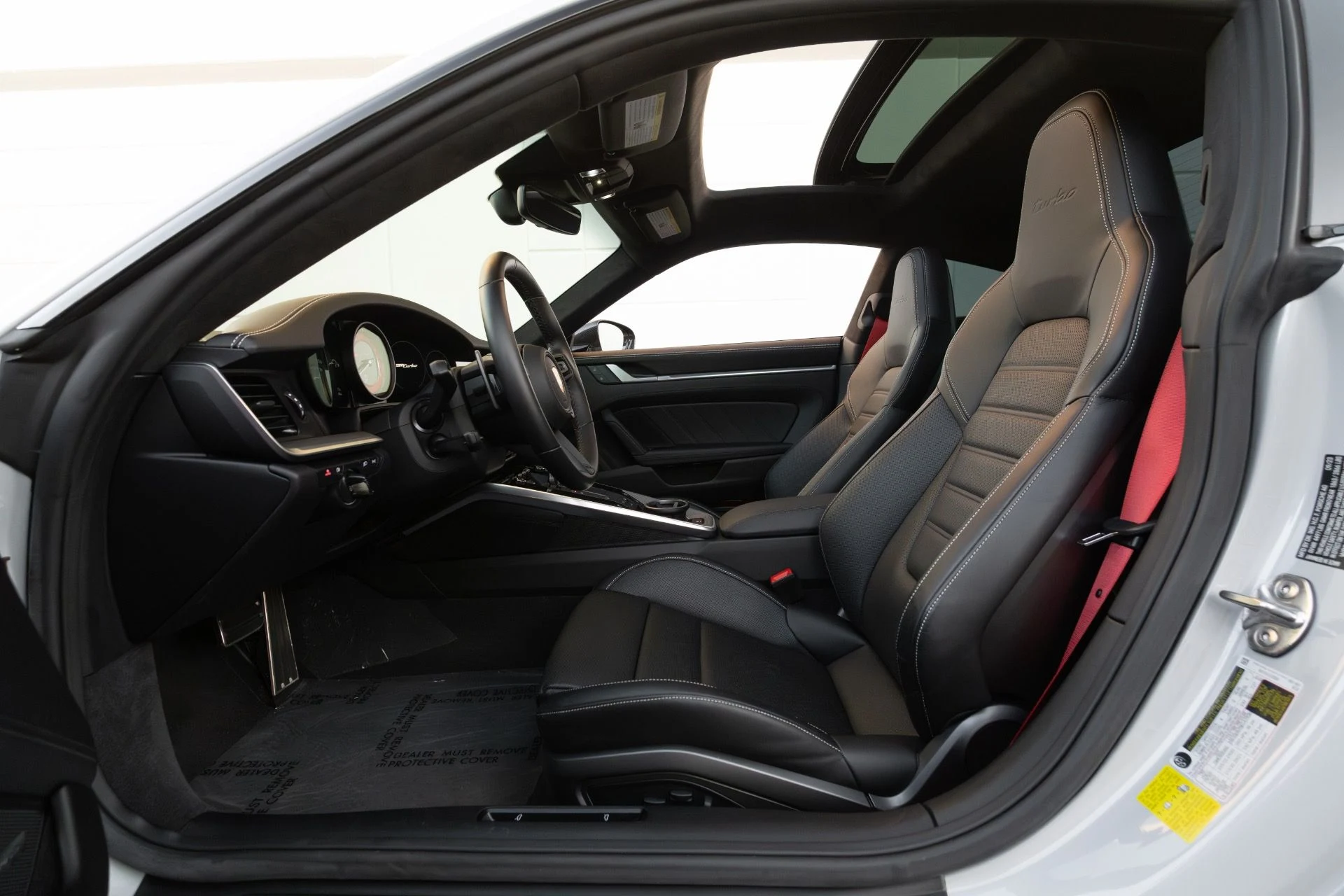 mph053_1506237296_Used_2024_Porsche_911_Turbo_1762281596_72fcfc968f