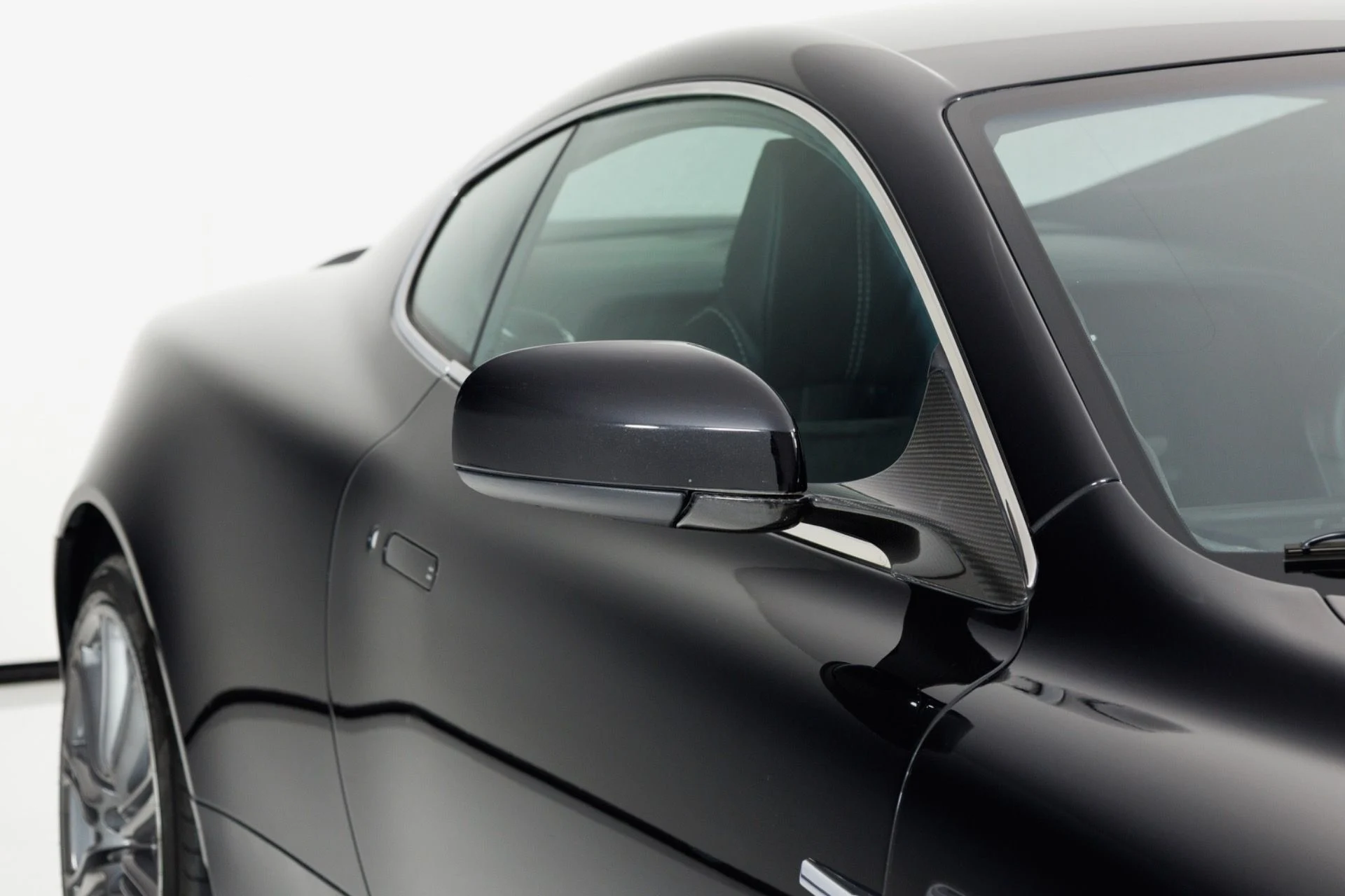 mph053_1540610355_Used_2009_Aston_Martin_DBS_V12_Manual_1785525205_023b794c54