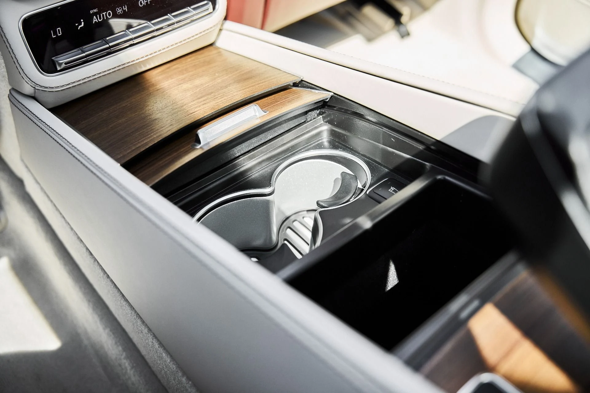 mph053_1561289369_Used_2026_Mercedes_Benz_GLS_Maybach_GLS_600_1776732836_d753cd5f82